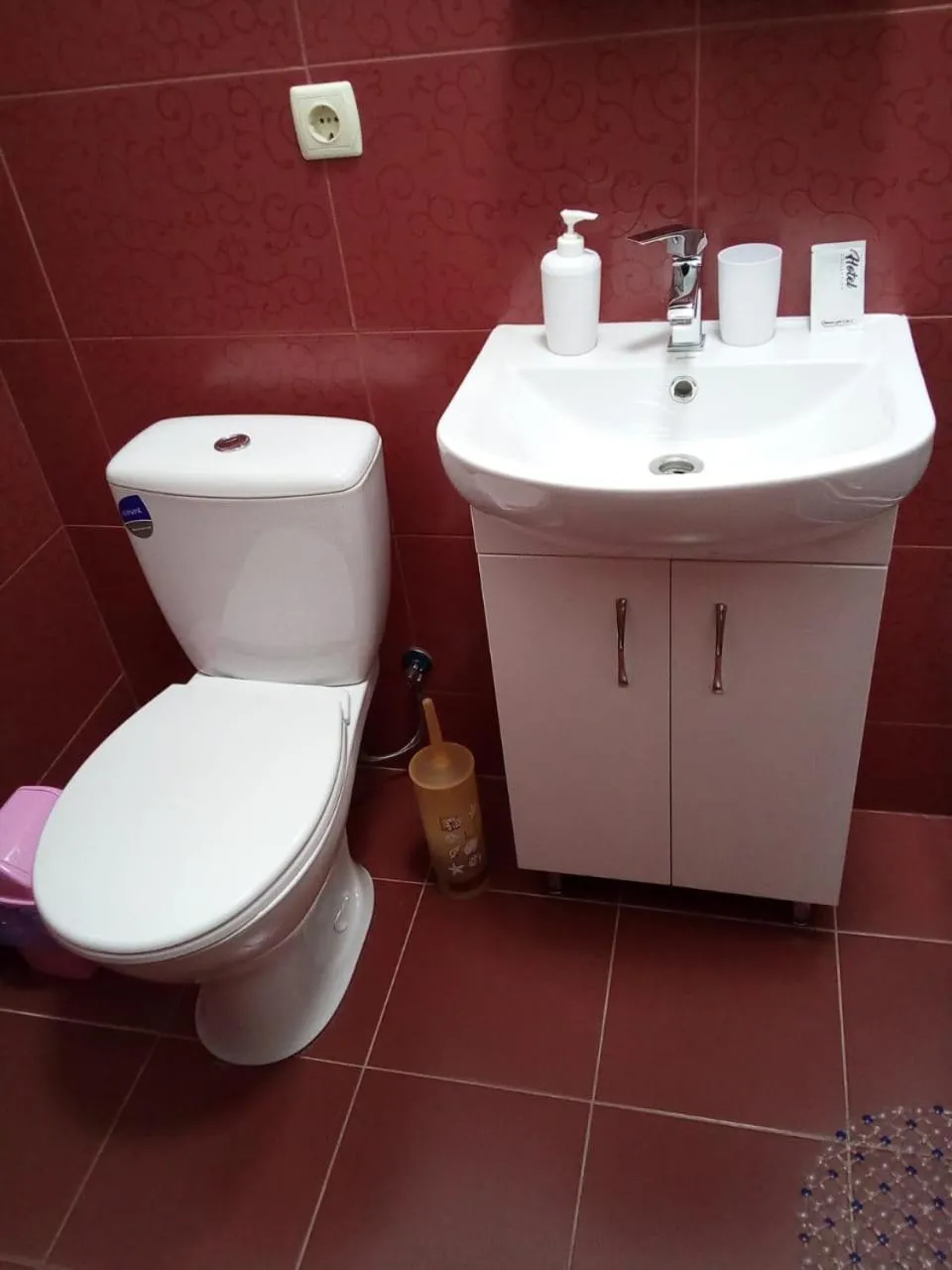 Toilet in Central Studio