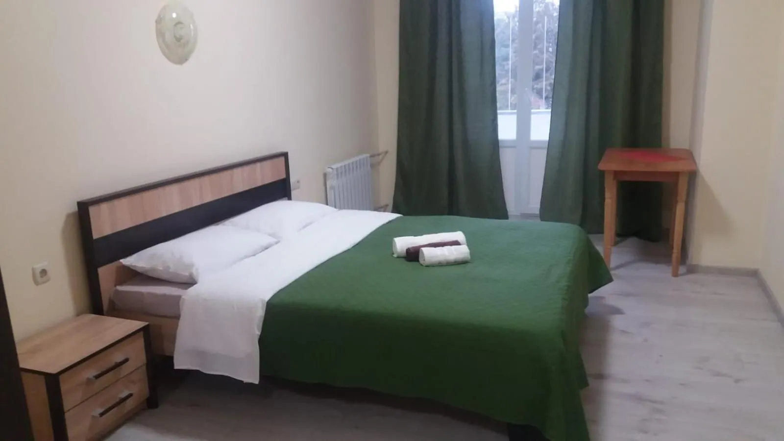 Photo of the whole room, Bed in Central Studio