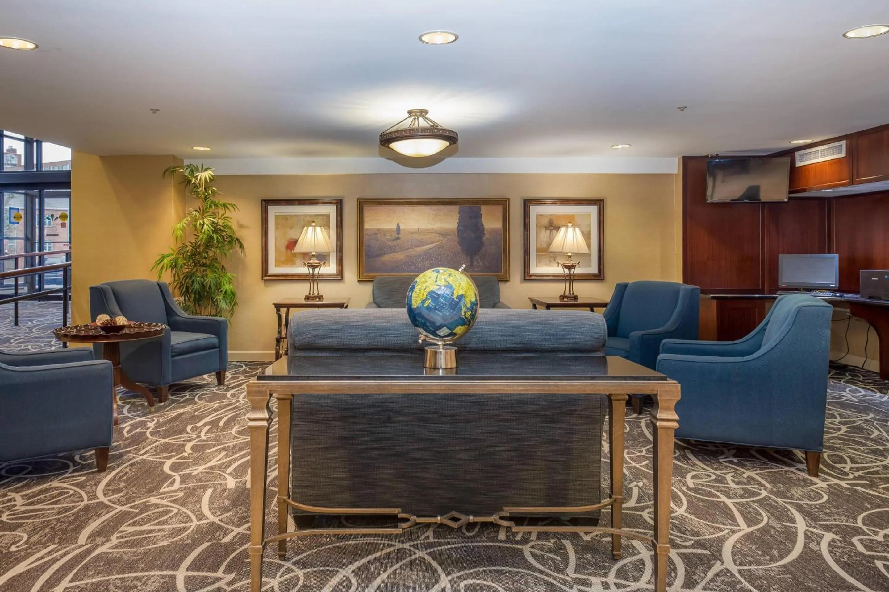 Business facilities in Clarion Collection Hotel Arlington Court Suites