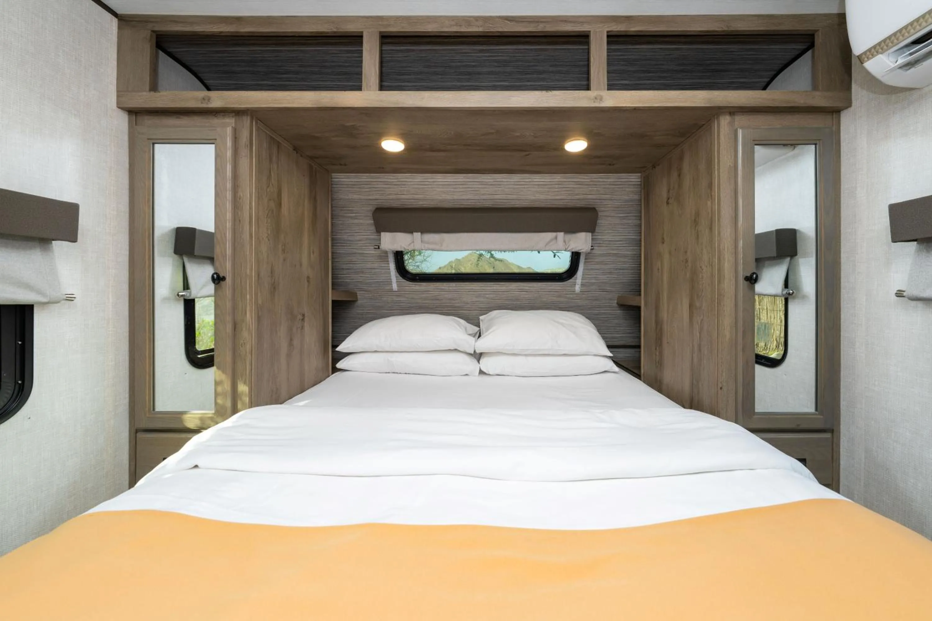 Bedroom, Bed in Hatta Resorts