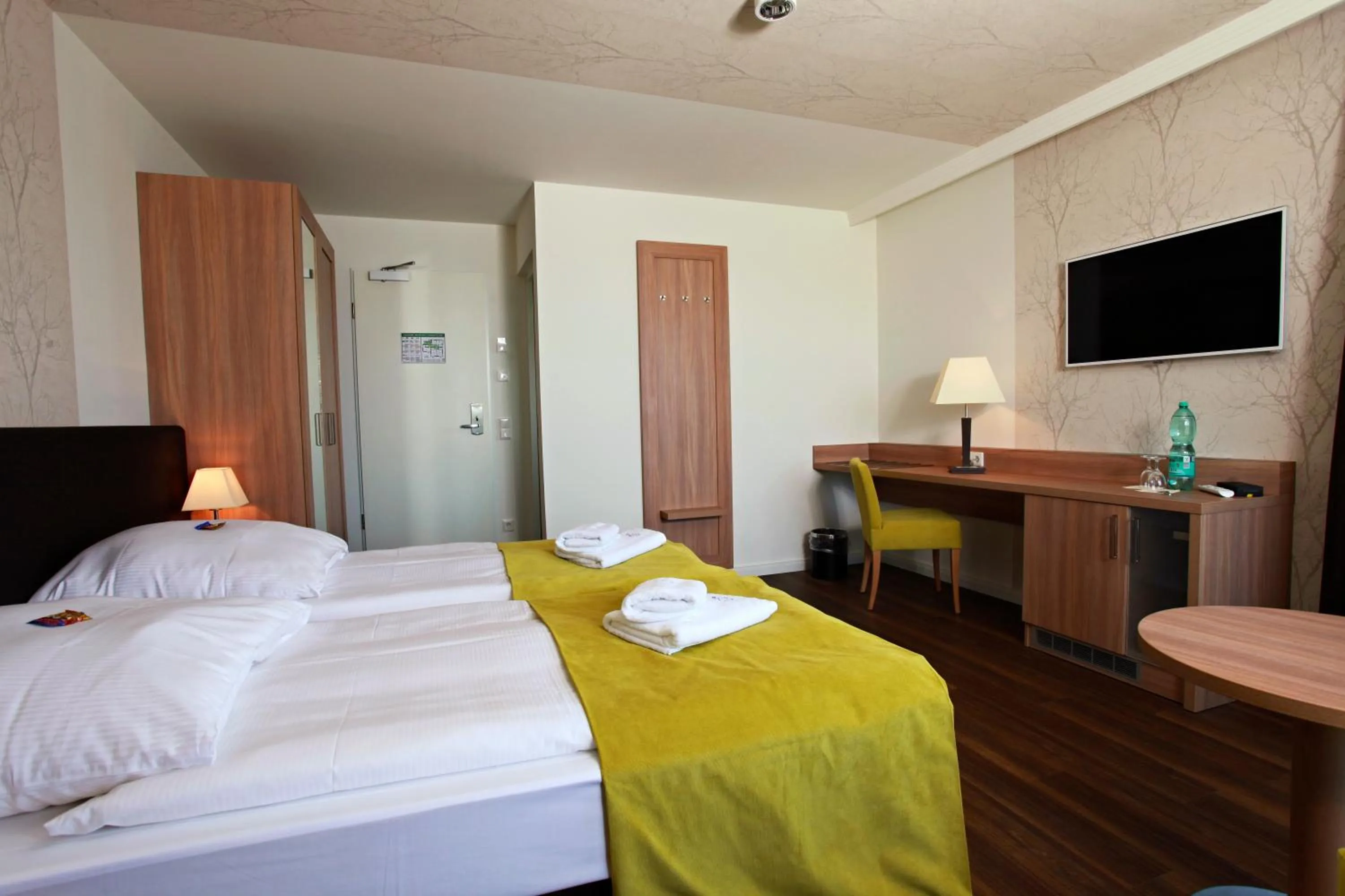 Photo of the whole room, Bed in Hotel Warnow