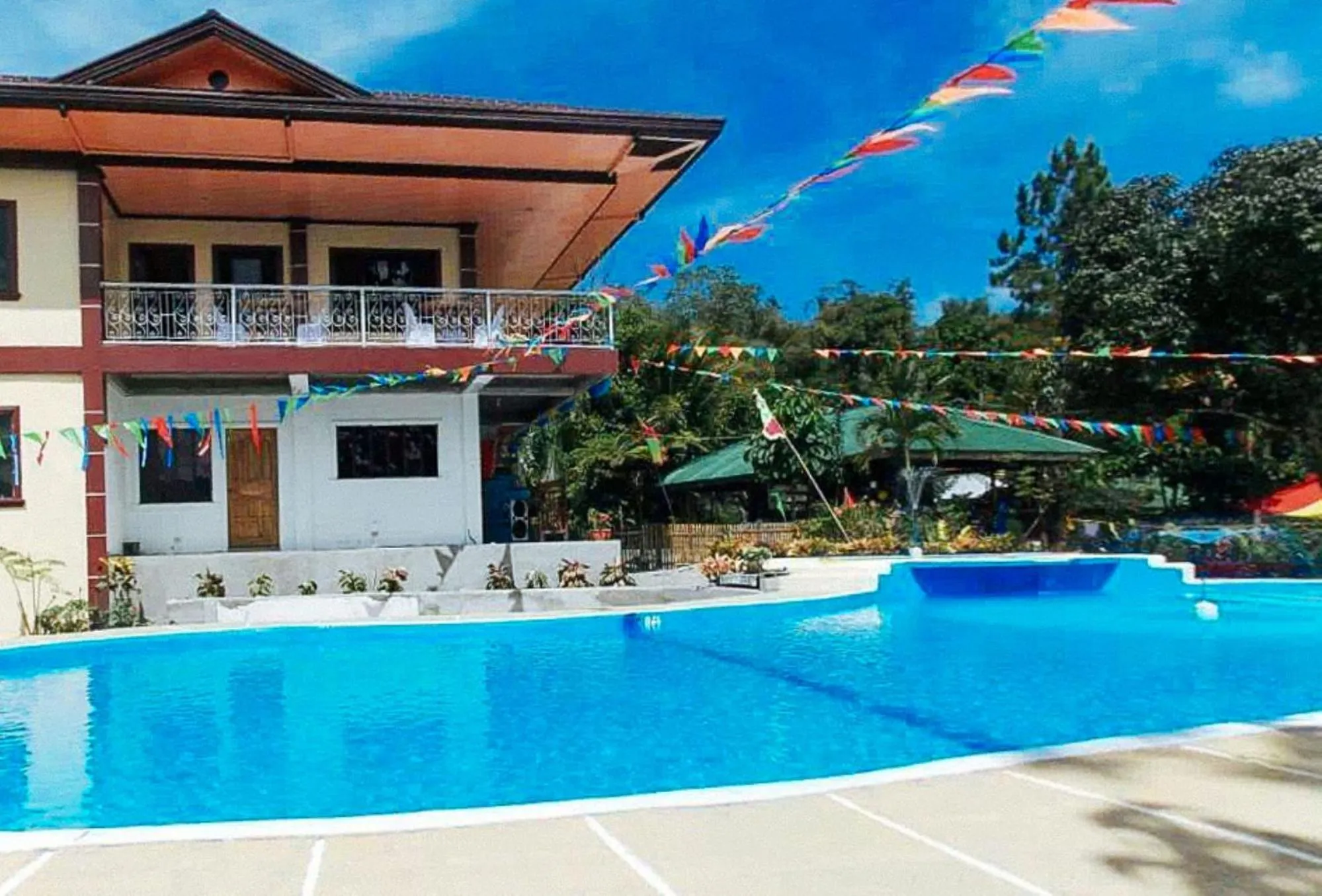 Property building in Sunrise Garden Lake Resort