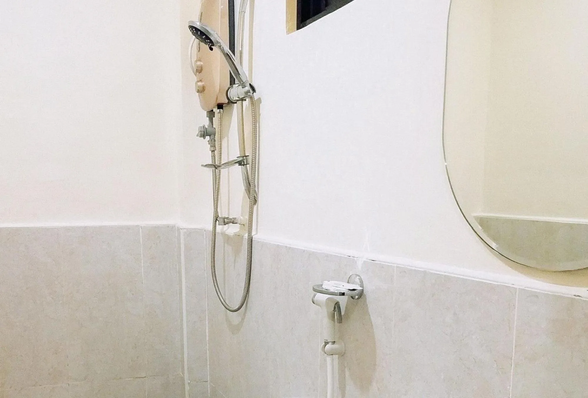 Bathroom in Sunrise Garden Lake Resort