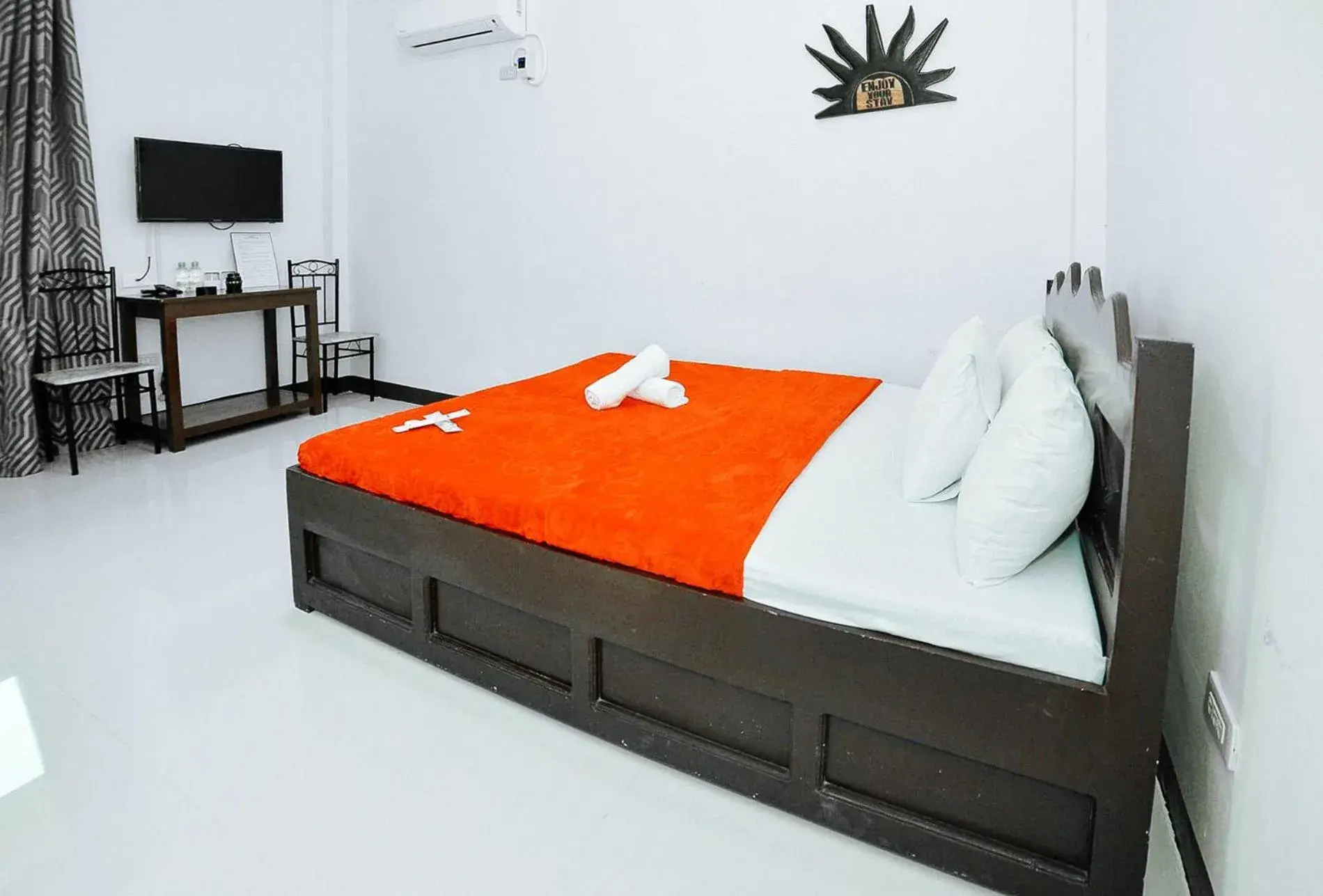 Bed in Sunrise Garden Lake Resort Bed in Sunrise Garden Lake Resort