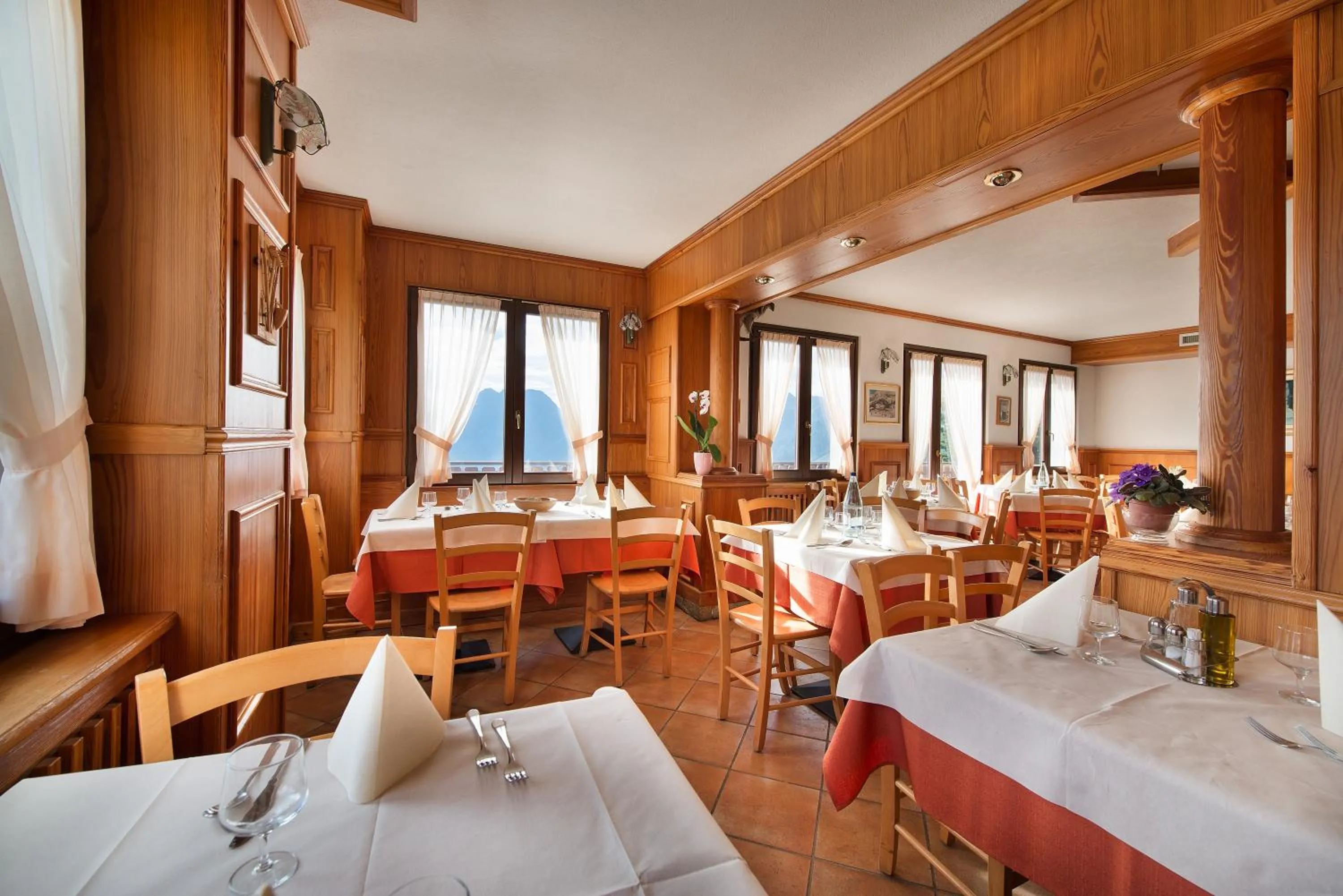 Restaurant/places to eat in Hotel Gallo Cedrone