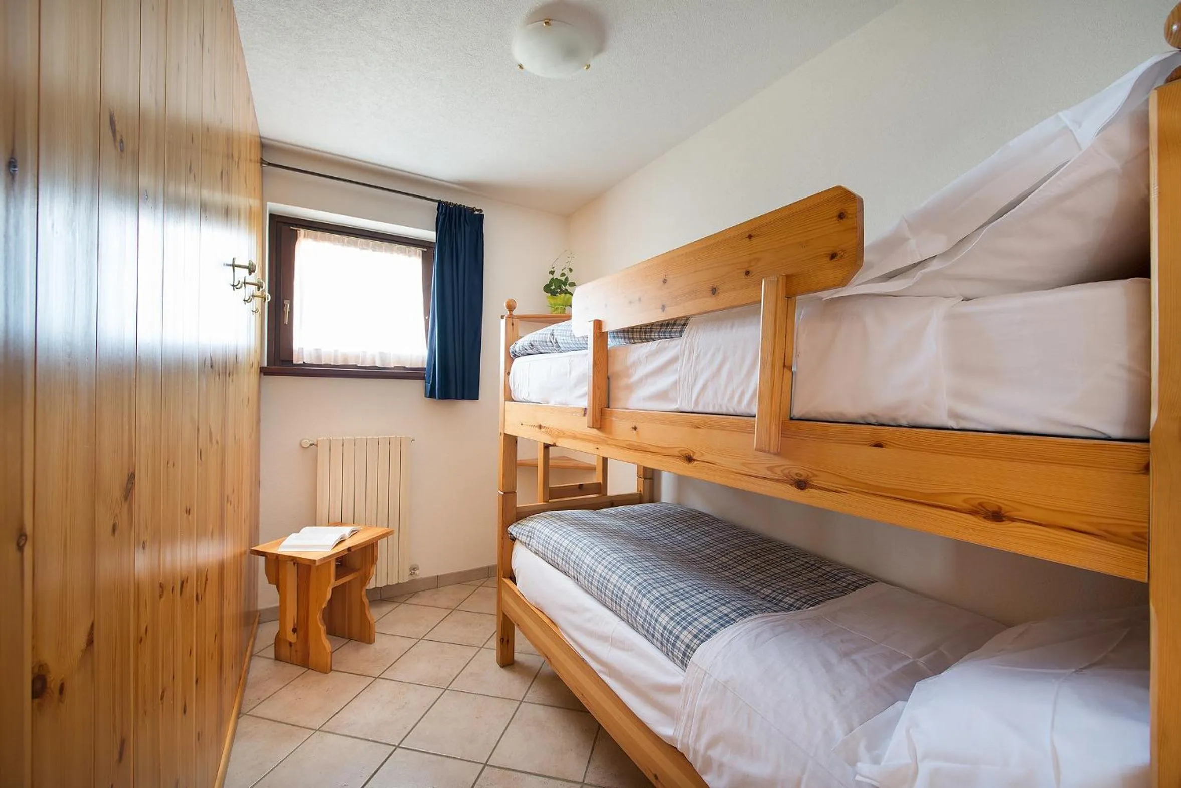 bunk bed, Bed in Hotel Gallo Cedrone