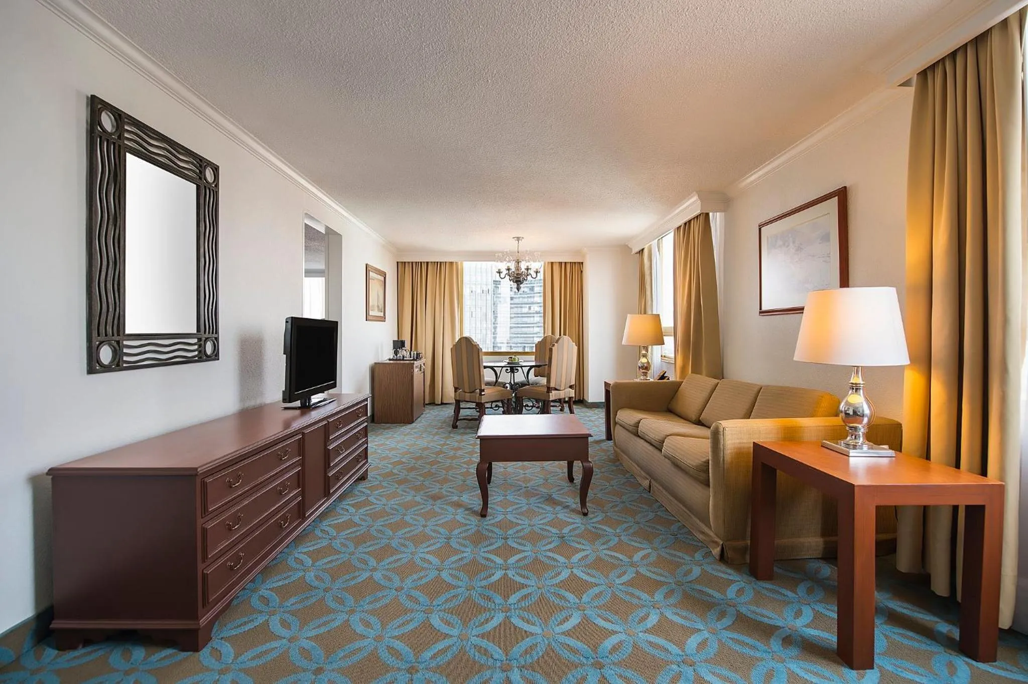 Photo of the whole room in Fiesta Americana Reforma