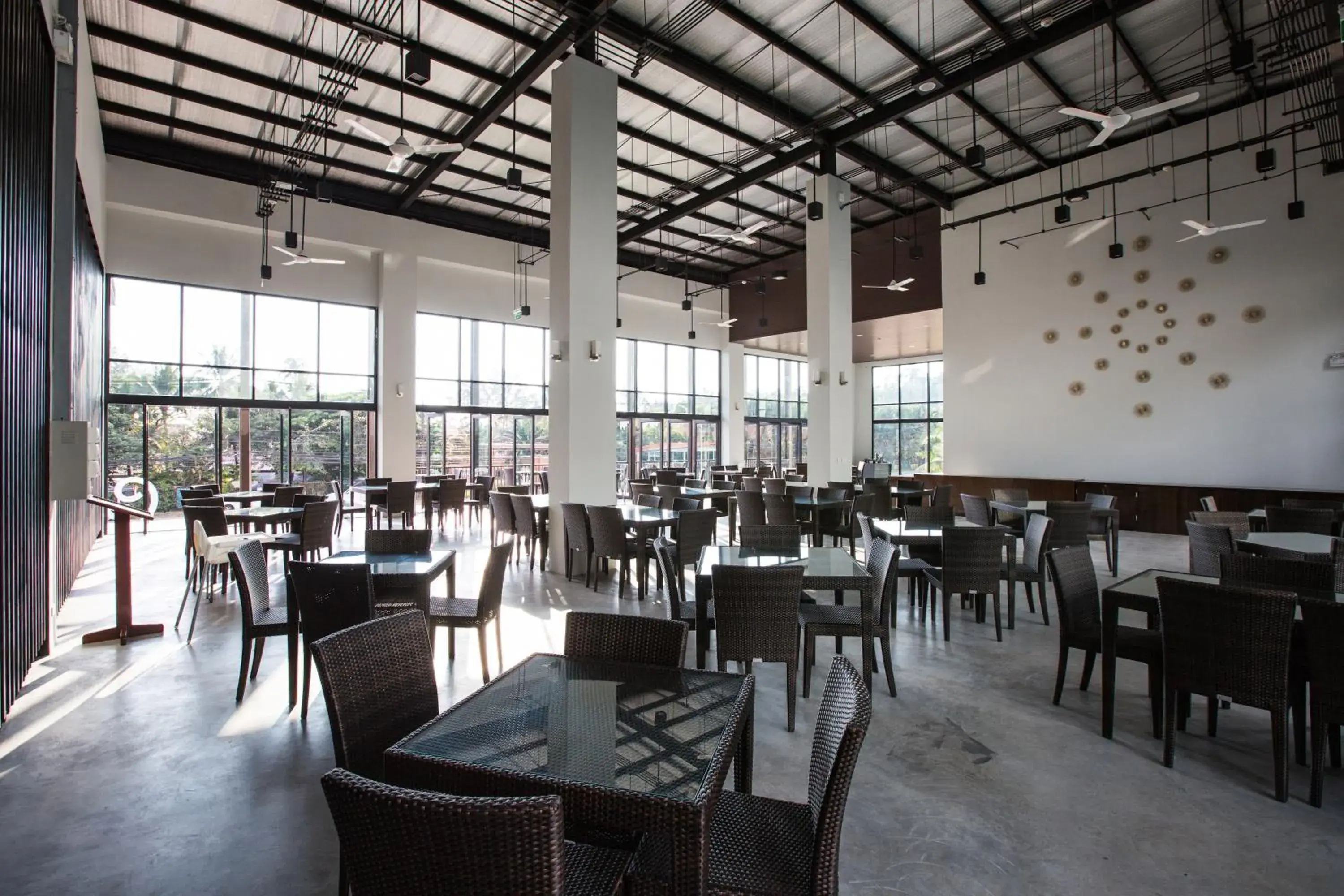 Restaurant/places to eat in Koh Chang Paradise Hill Restaurant/places to eat in Koh Chang Paradise Hill