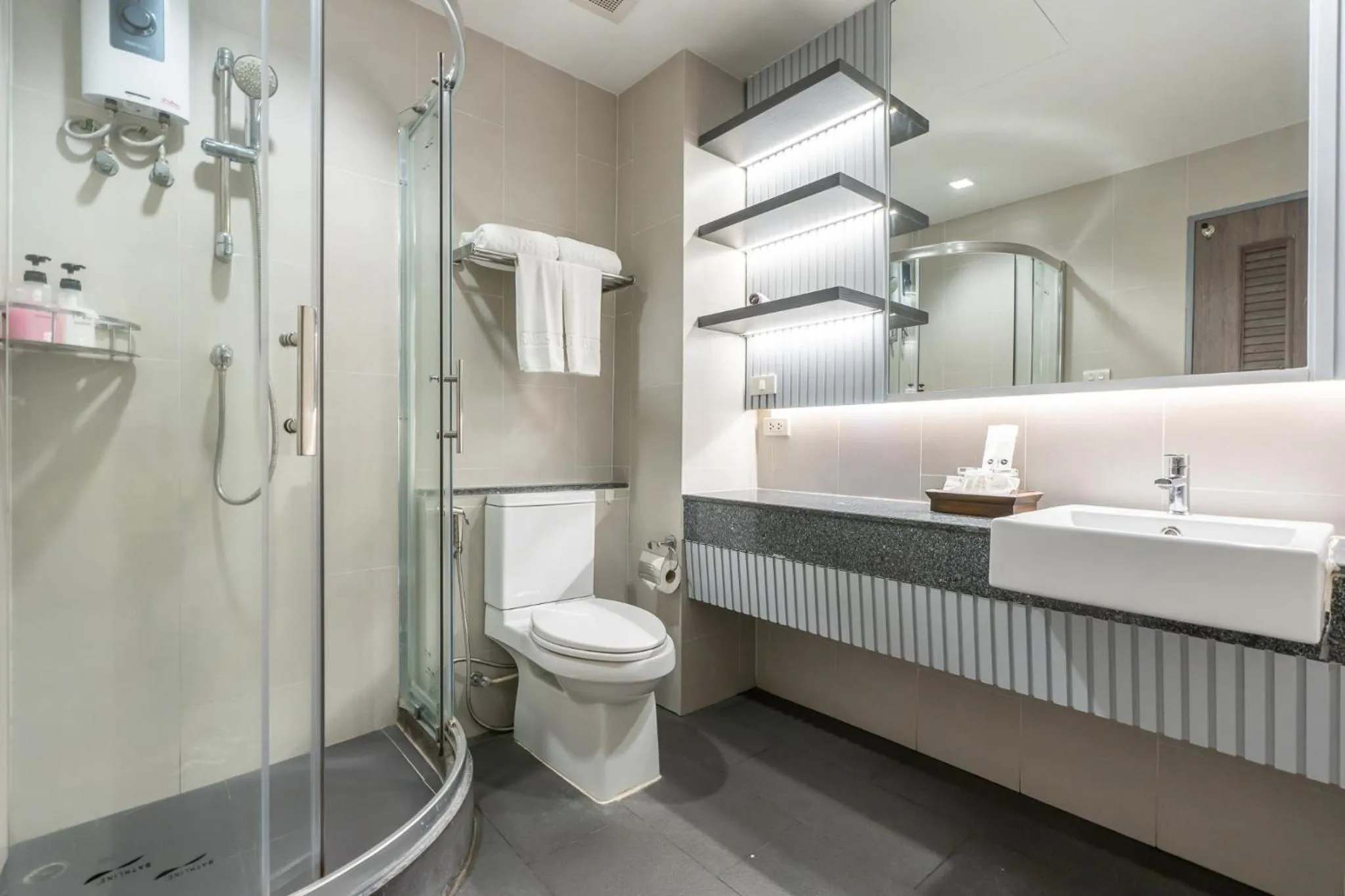 Toilet in Koh Chang Paradise Hill