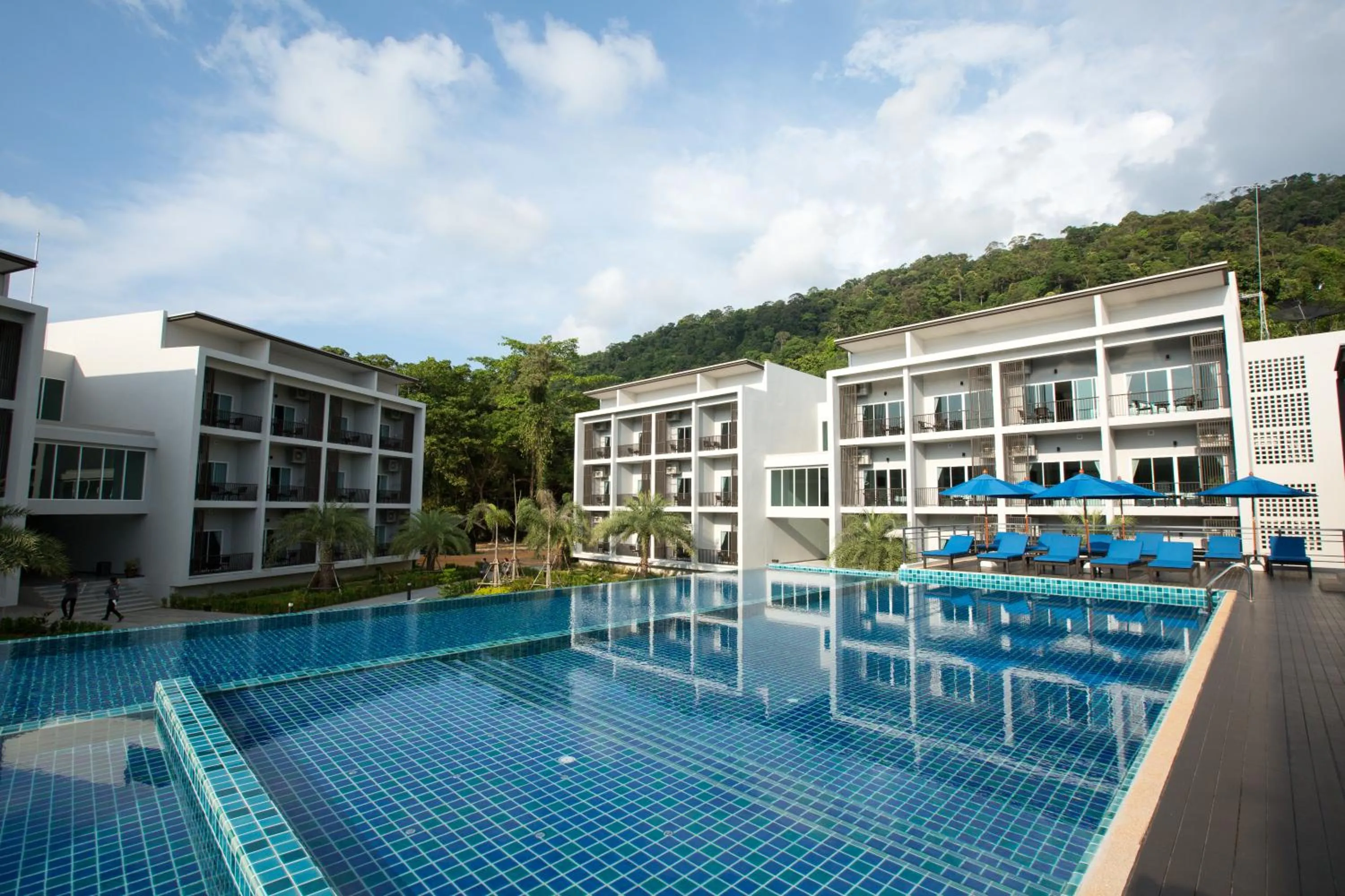 Swimming pool in Koh Chang Paradise Hill