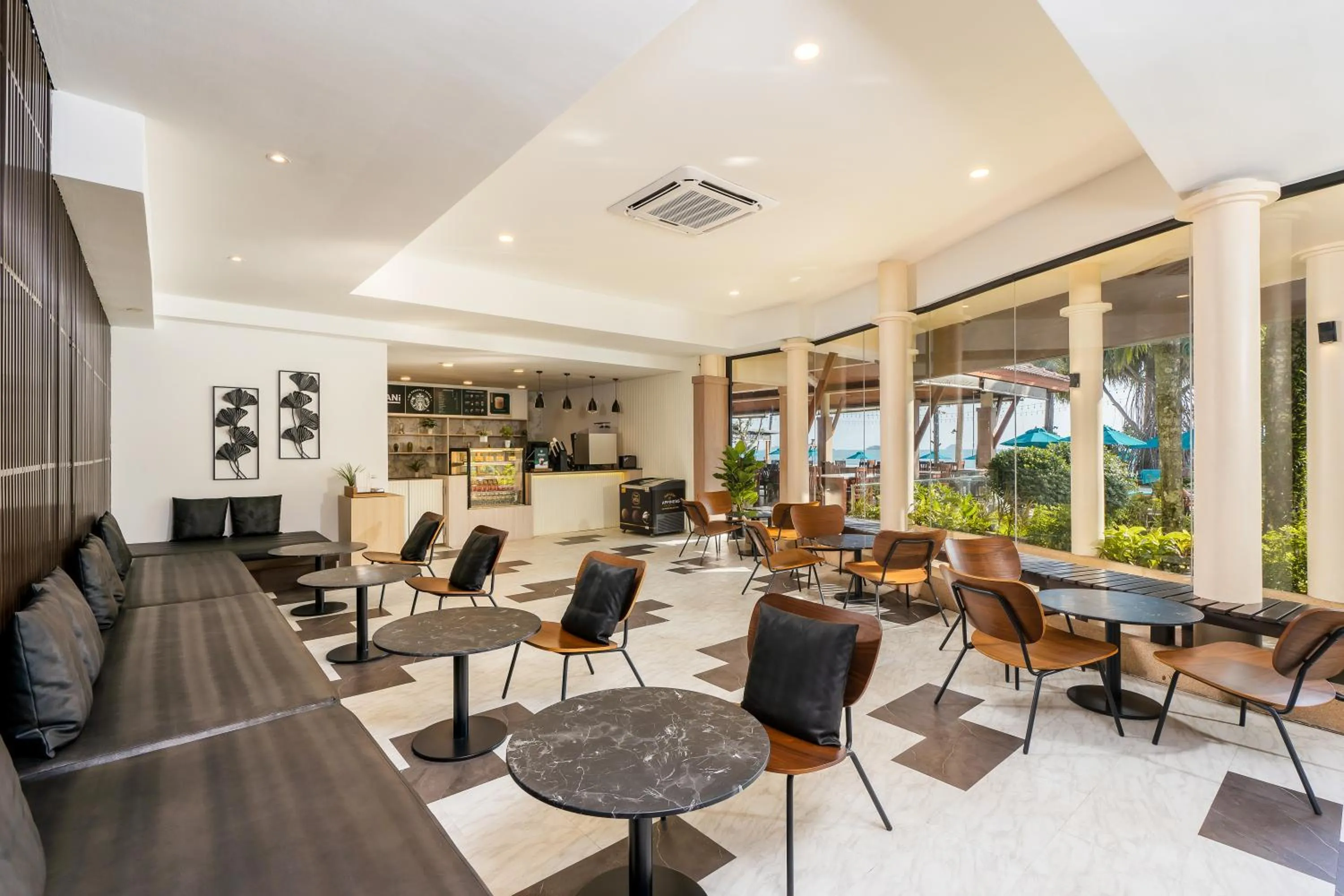 Drinks in Koh Chang Paradise Hill