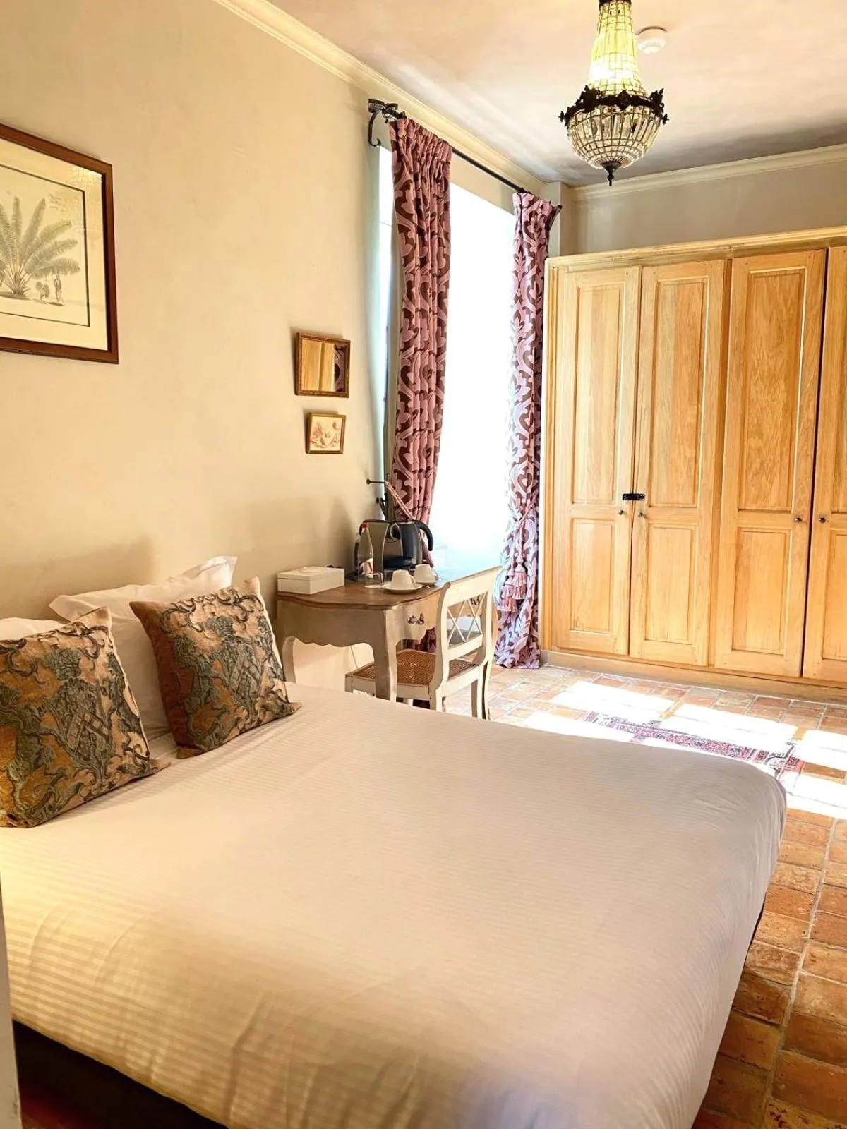 Bedroom, Bed in Château de l'Epinay