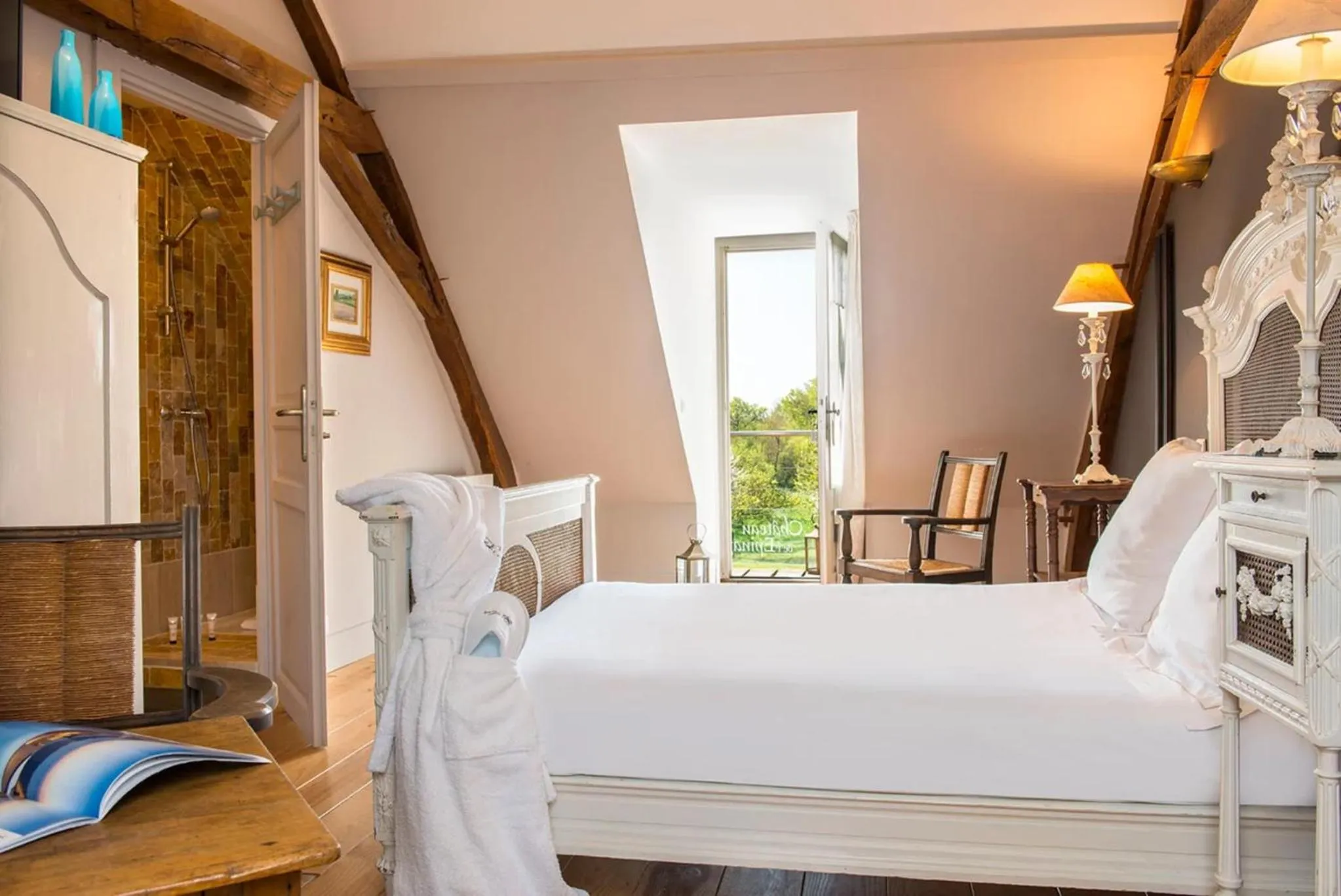 Bedroom, Bed in Château de l'Epinay