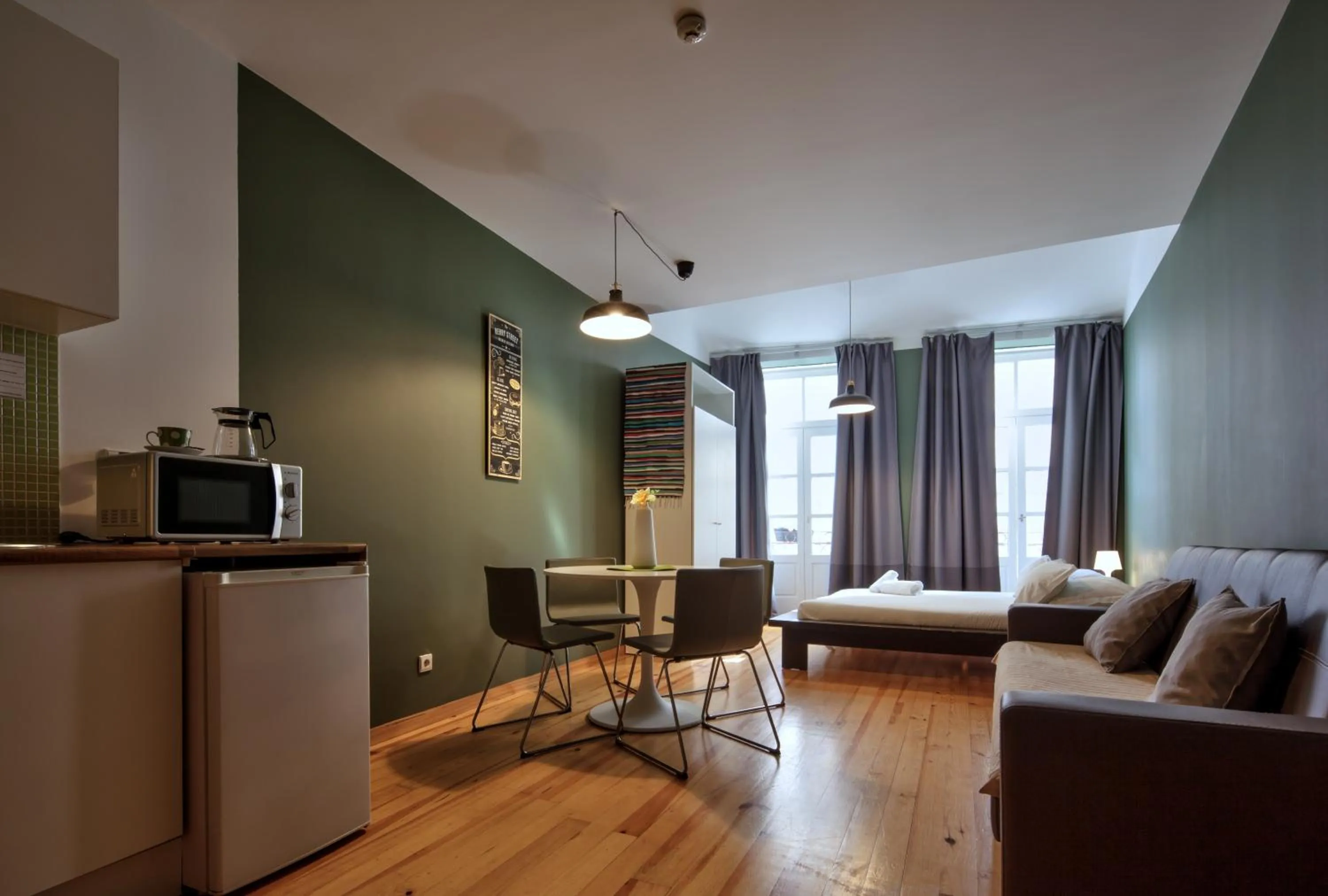 Kitchen or kitchenette in Oporto Maison Entreparedes