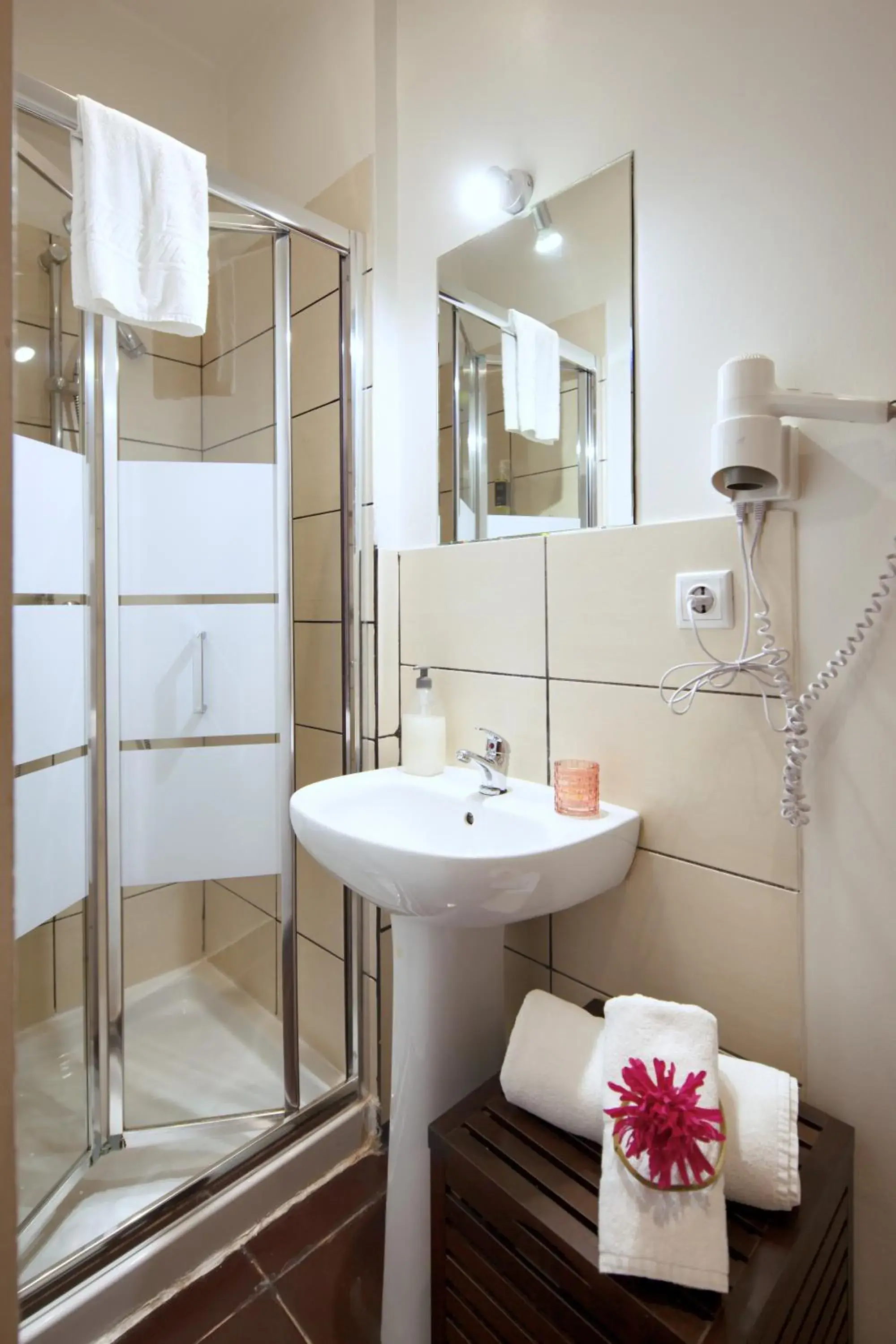 Studio (2 Adults) in Oporto Maison Entreparedes Studio (2 Adults) in Oporto Maison Entreparedes