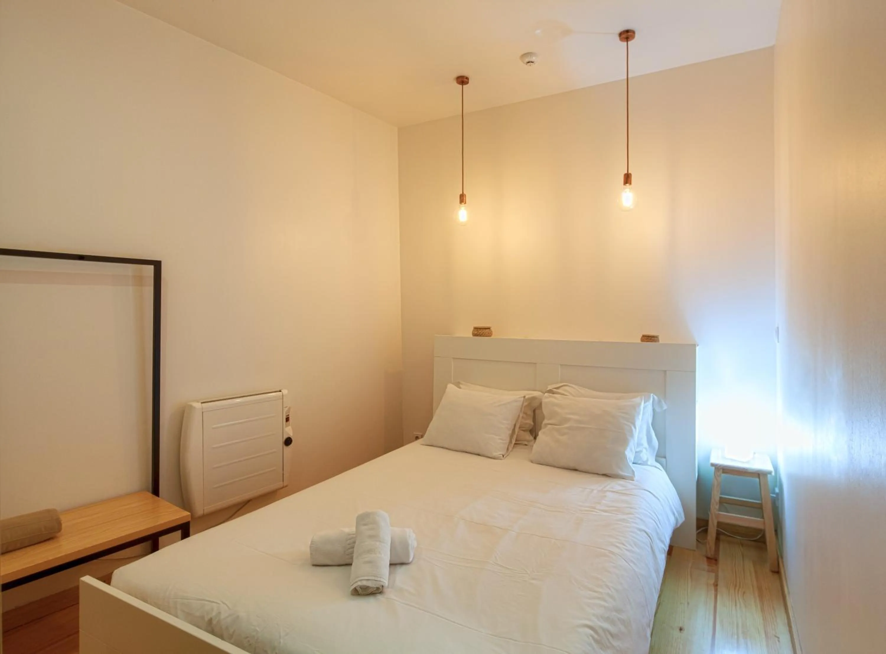 Bedroom, Bed in Oporto Maison Entreparedes