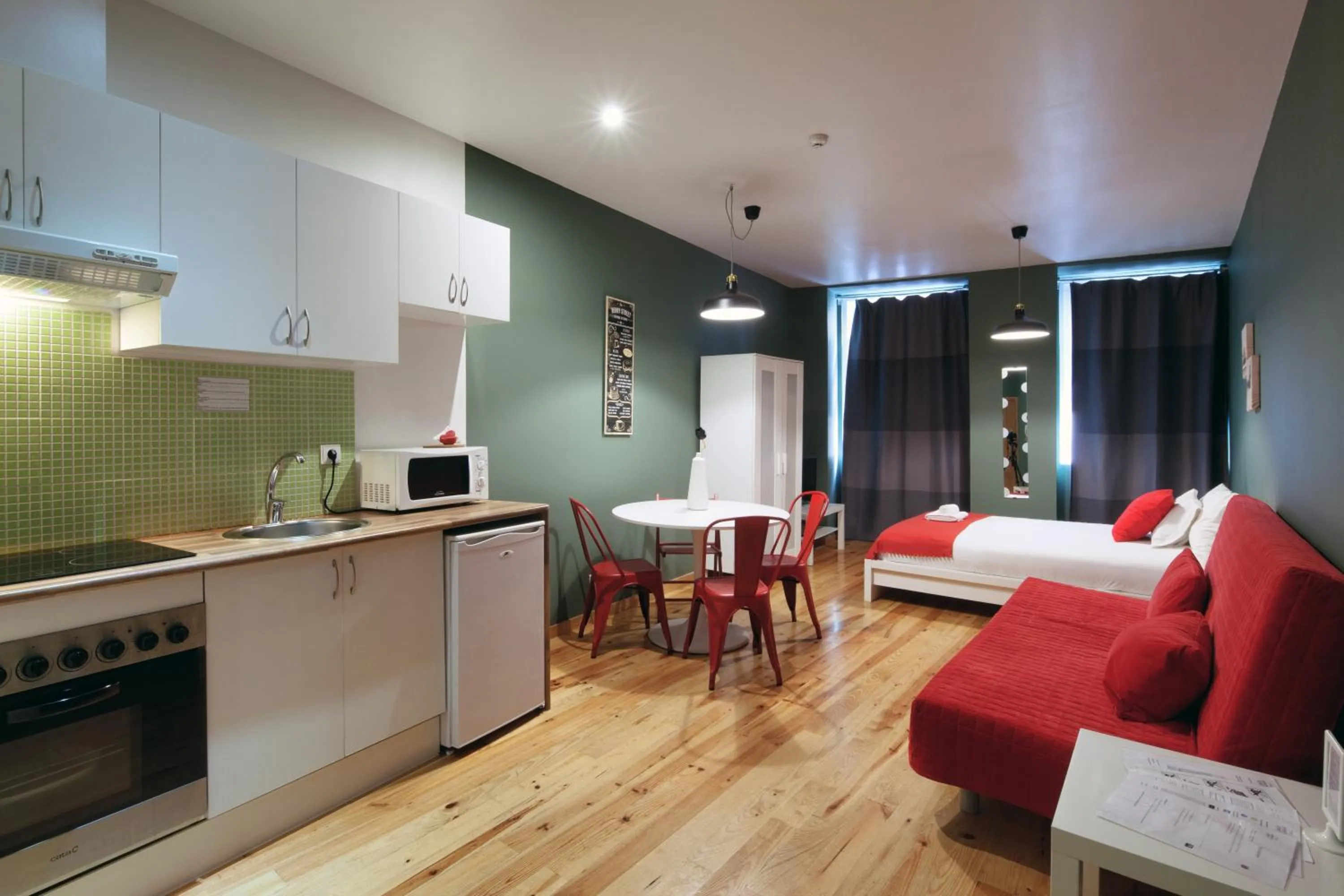 Kitchen or kitchenette in Oporto Maison Entreparedes