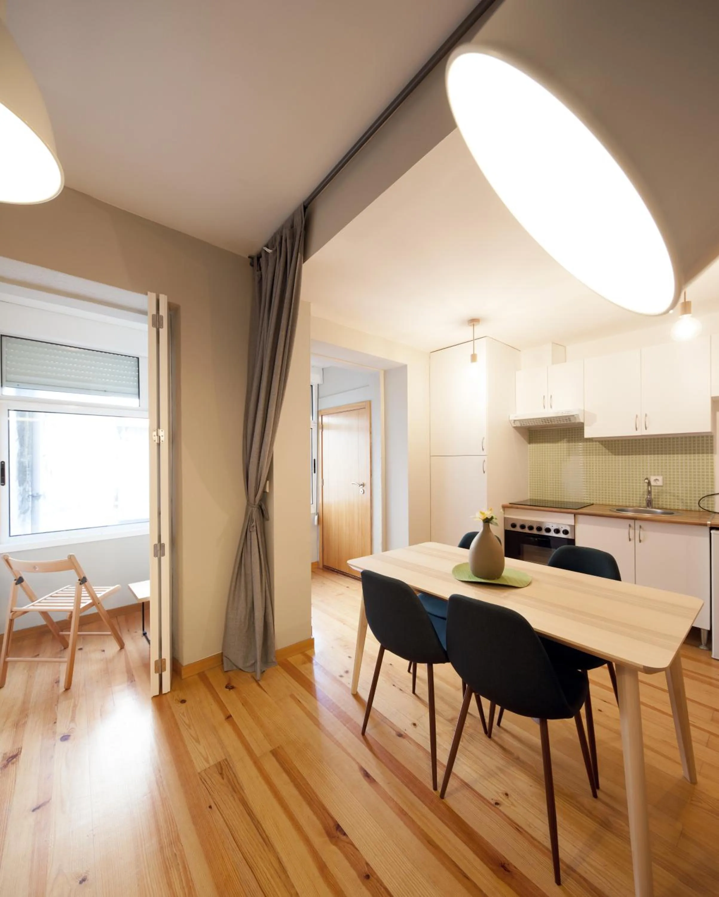 Kitchen or kitchenette in Oporto Maison Entreparedes