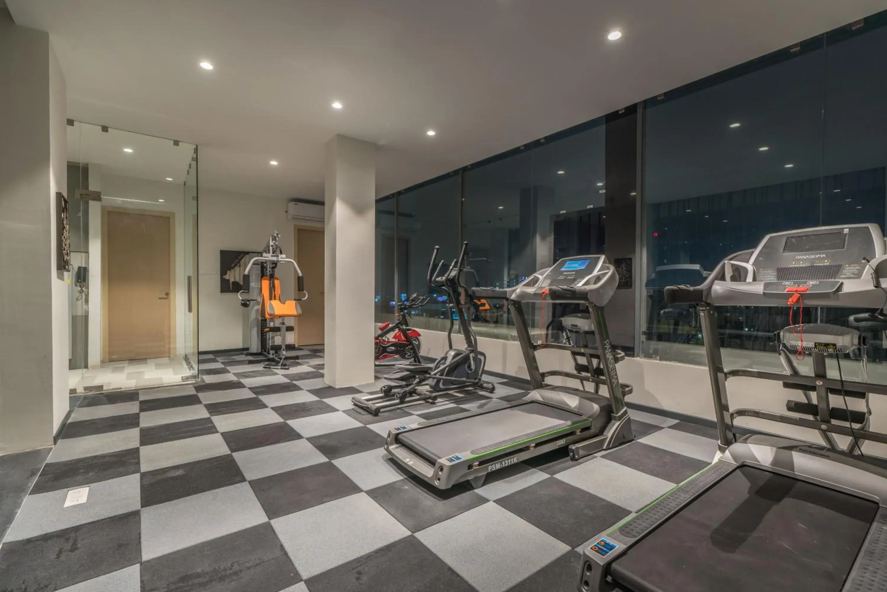 Fitness centre/facilities in Hotel B plus L Fitness centre/facilities in Hotel B plus L