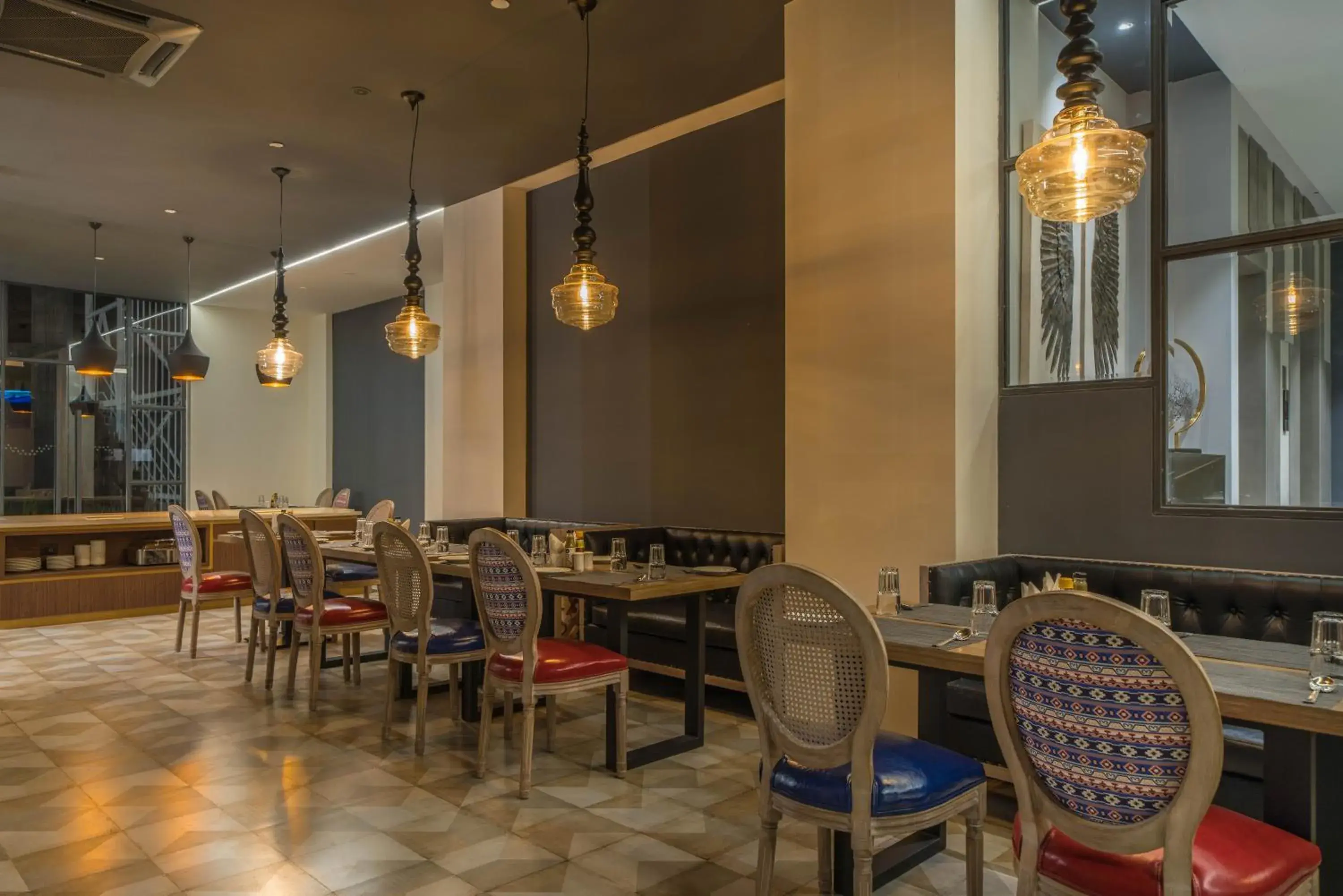 Restaurant/places to eat in Hotel B plus L Restaurant/places to eat in Hotel B plus L