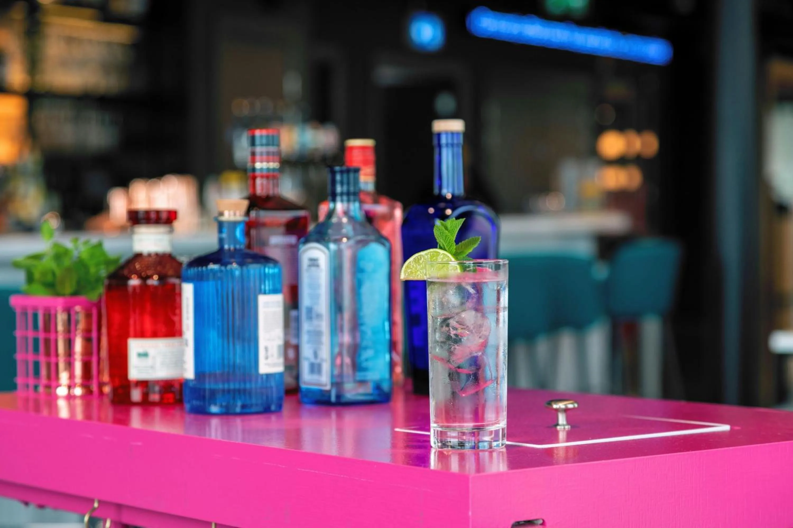 Lounge or bar in Aloft Dublin City