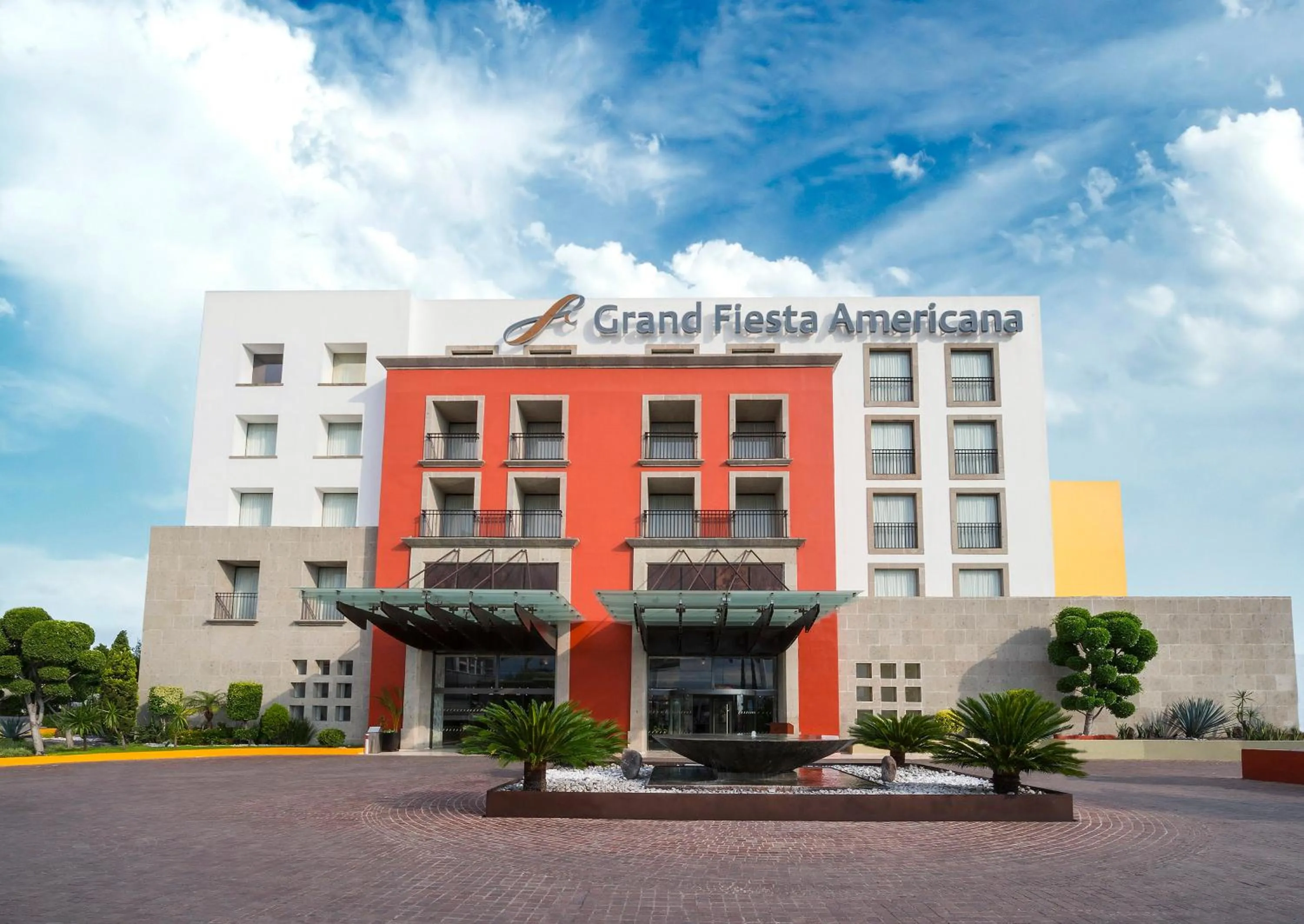 Facade/entrance in Grand Fiesta Americana Queretaro