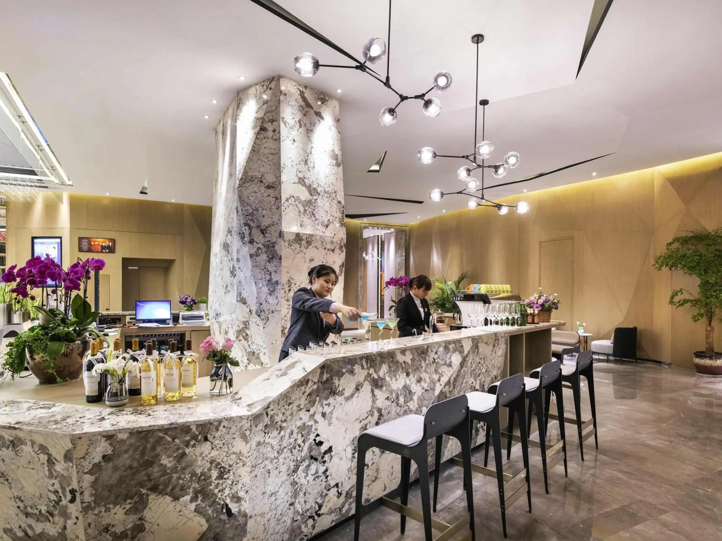 Lounge or bar in Mercure Kunshan Hi Tech Zone Lounge or bar in Mercure Kunshan Hi Tech Zone