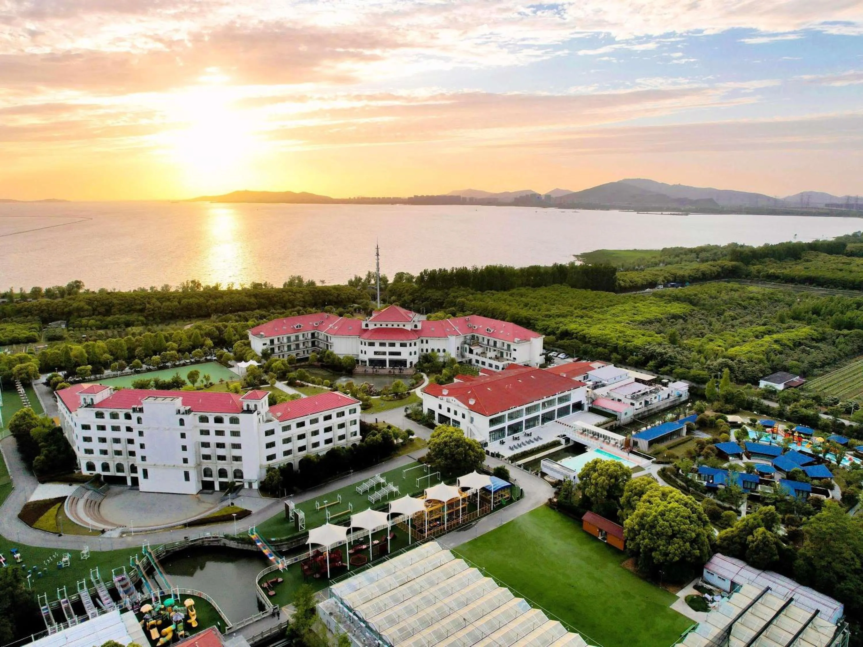 Property building in Novotel Suzhou Tai Lake Santeh