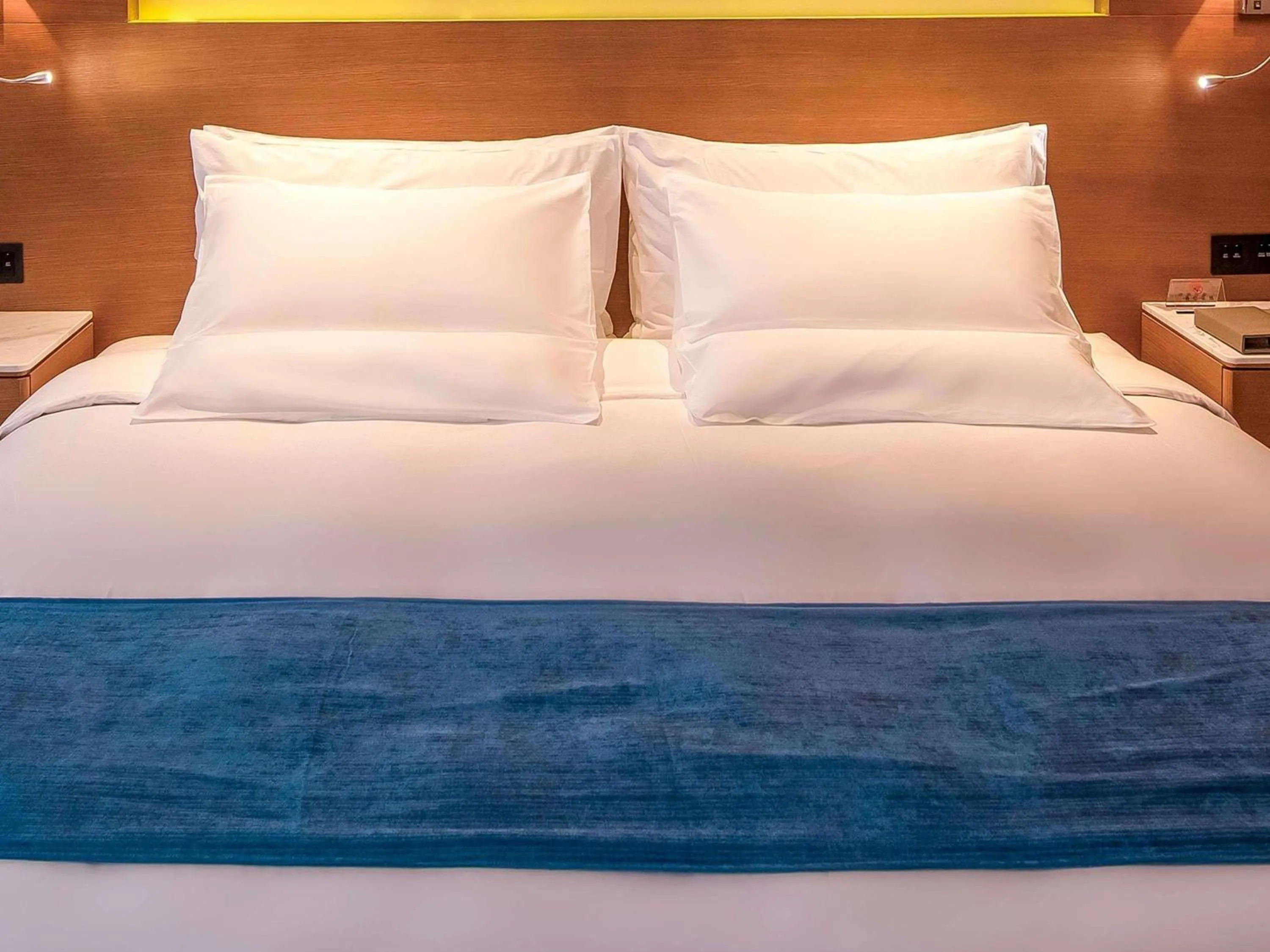 Bedroom, Bed in Novotel Suzhou Tai Lake Santeh