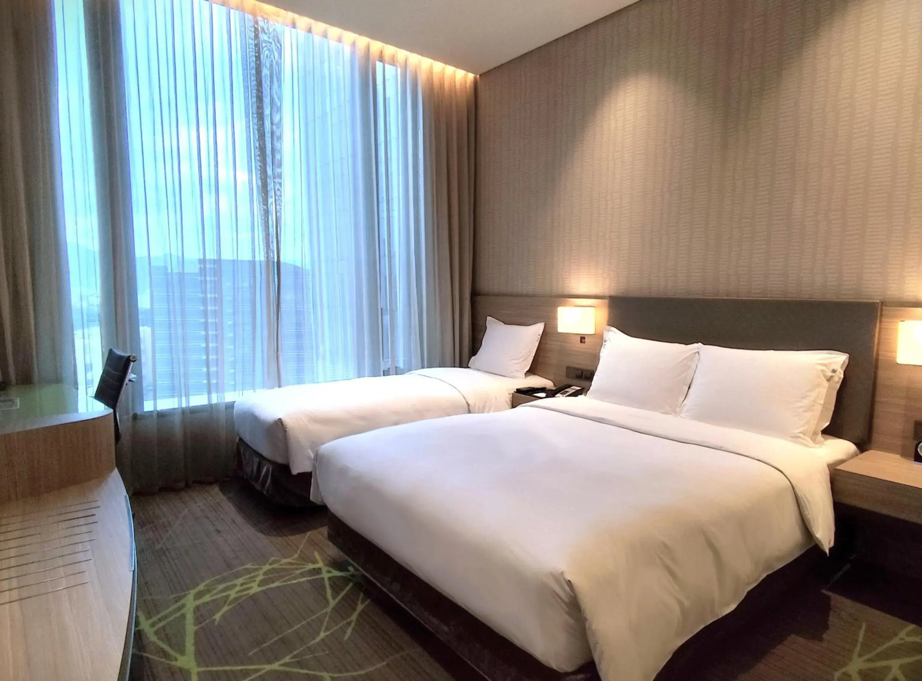 Photo of the whole room, Bed in Holiday Inn Express Hong Kong Kowloon CBD2 by IHG Photo of the whole room, Bed in Holiday Inn Express Hong Kong Kowloon CBD2 by IHG