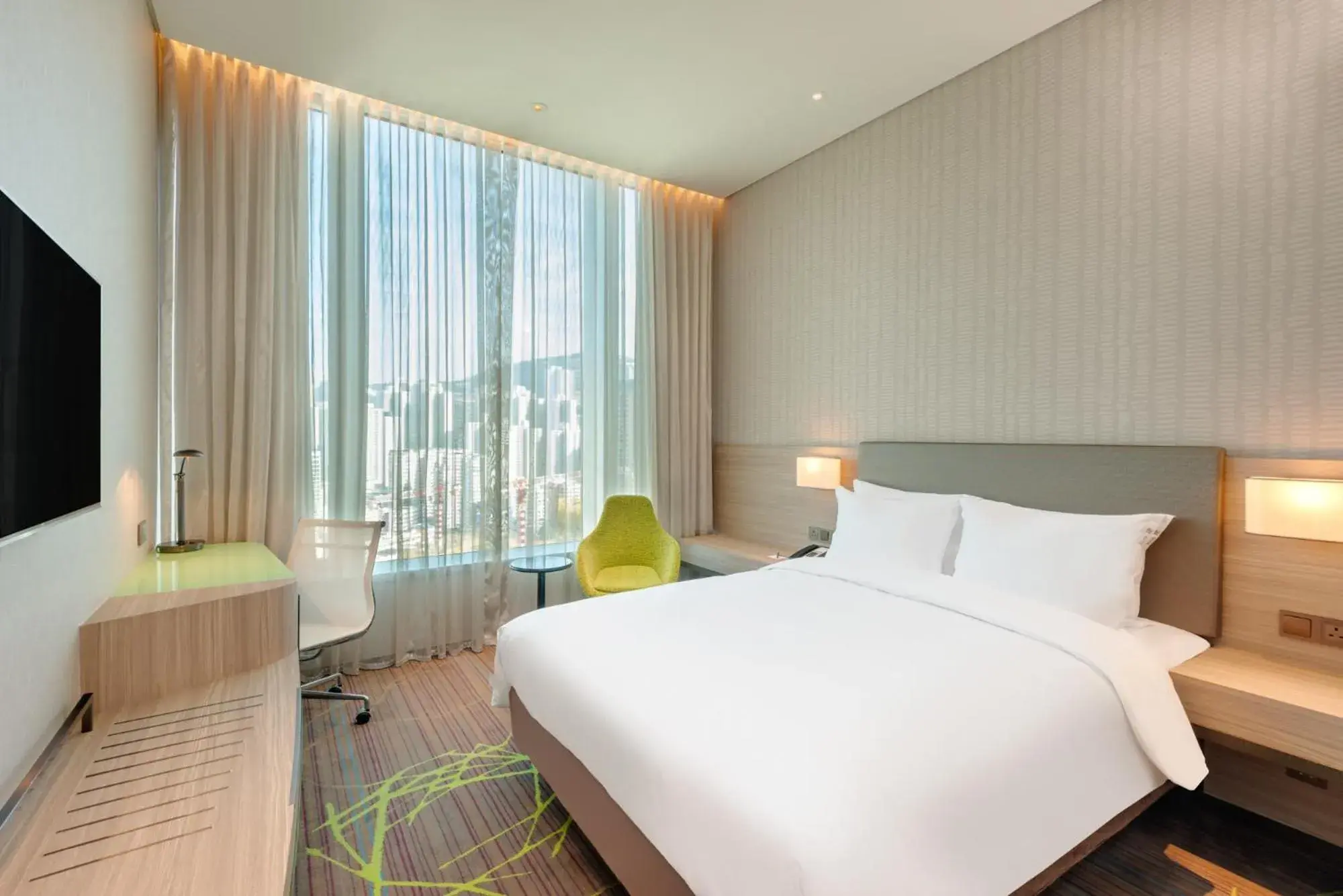 Bed in Holiday Inn Express Hong Kong Kowloon CBD2 by IHG Bed in Holiday Inn Express Hong Kong Kowloon CBD2 by IHG