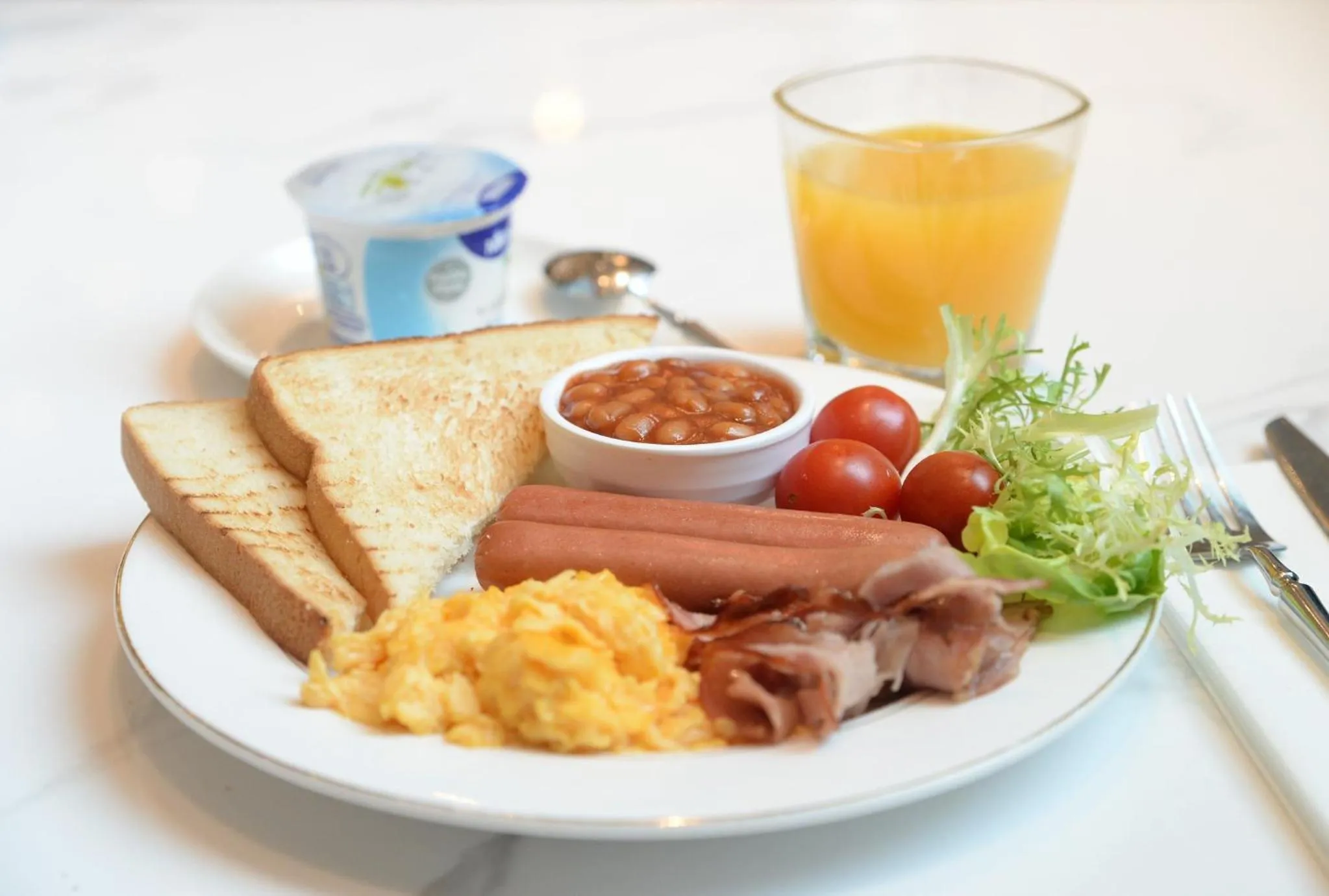 Restaurant/places to eat in Holiday Inn Express Hong Kong Kowloon CBD2 by IHG