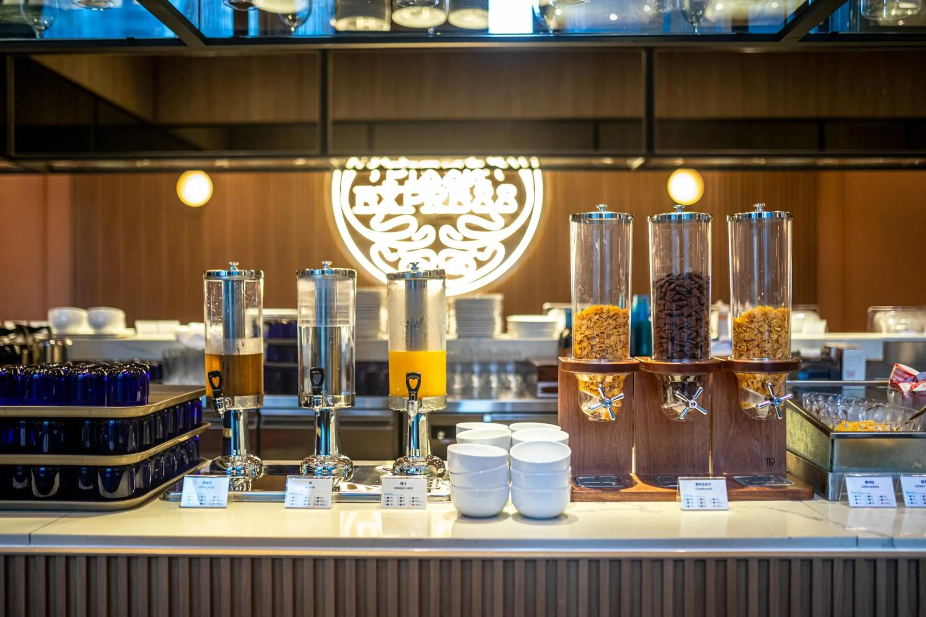 Breakfast in Holiday Inn Express Hong Kong Kowloon CBD2 by IHG