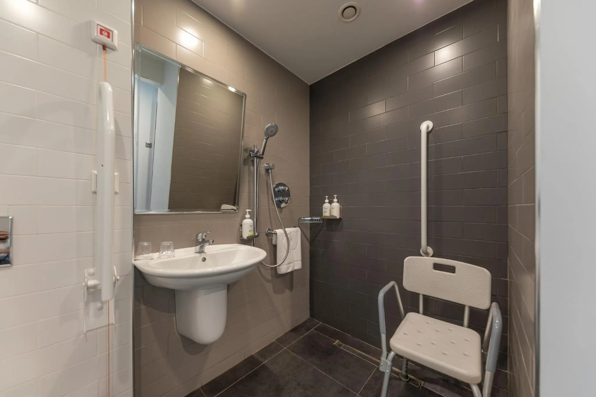 Bathroom in Holiday Inn Express - Yerevan by IHG