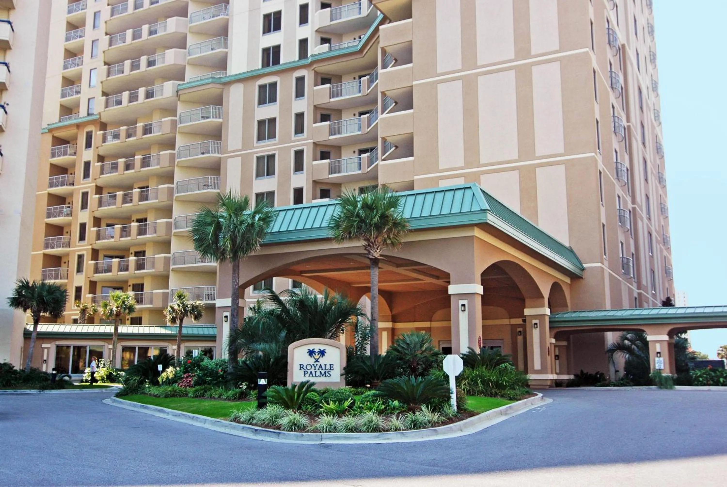 Property building in Palmetto Vacation Rentals at Kingston Plantation