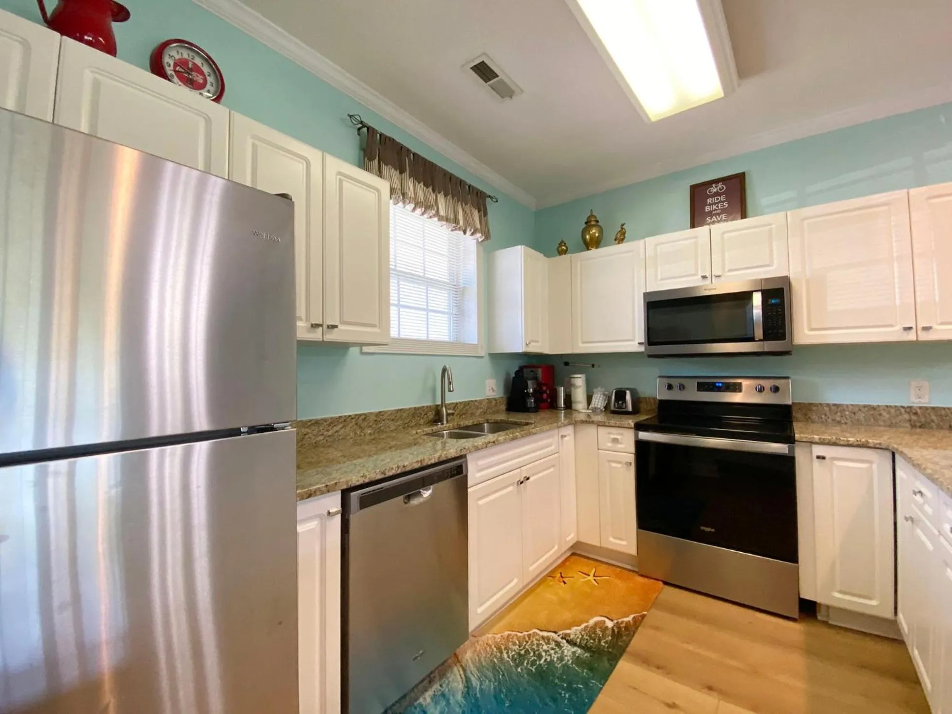 Kitchen or kitchenette in Magnolia Pointe by Palmetto Vacations