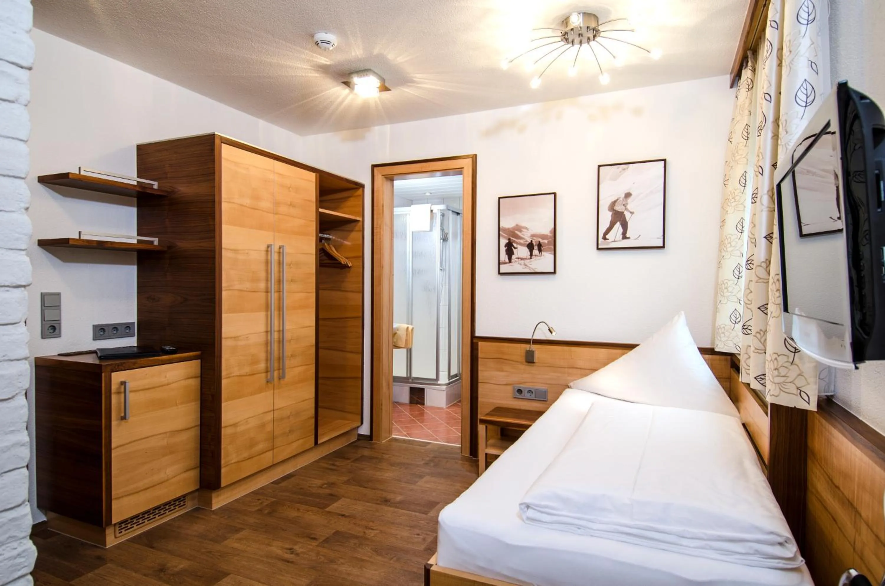 Bed in Hotel Garni Subretta