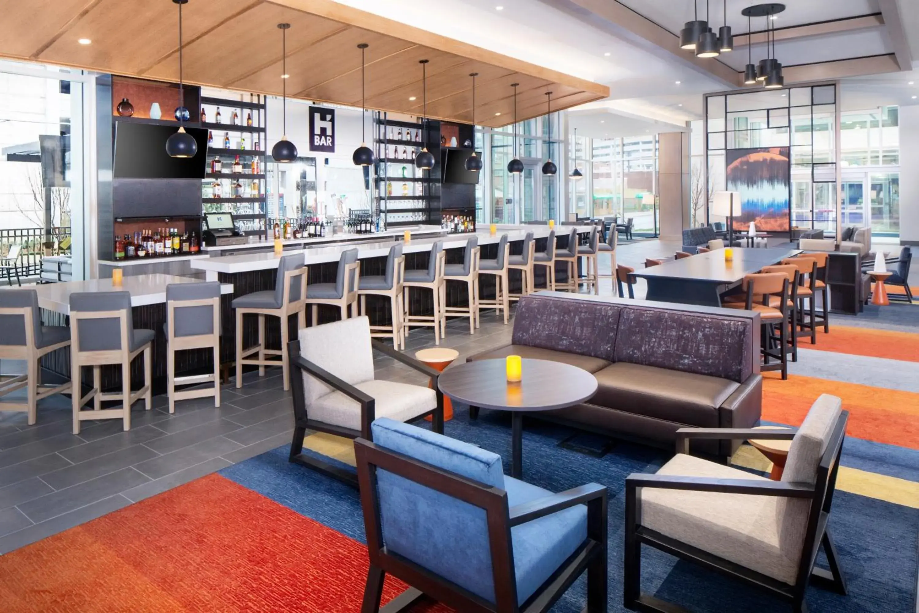 Lounge or bar in Hyatt House Nashville at Vanderbilt Lounge or bar in Hyatt House Nashville at Vanderbilt