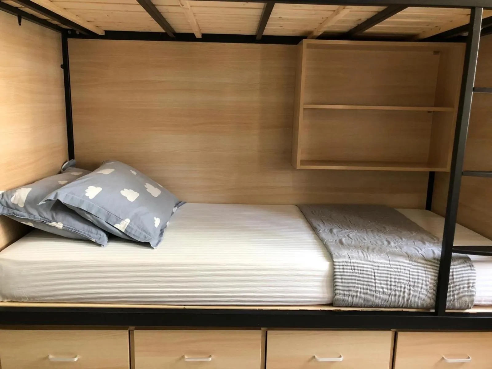 bunk bed in Snooze Inn @Dickson Road