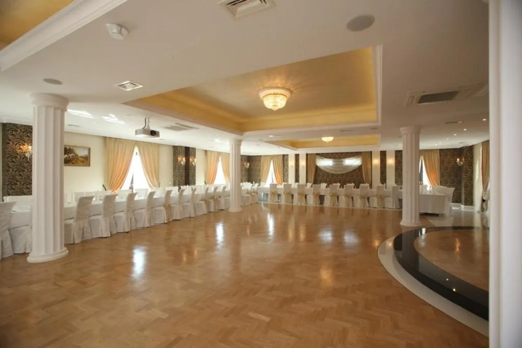 Other in Dwór Kresowy