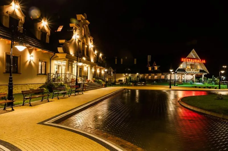 Property building in Dwór Kresowy