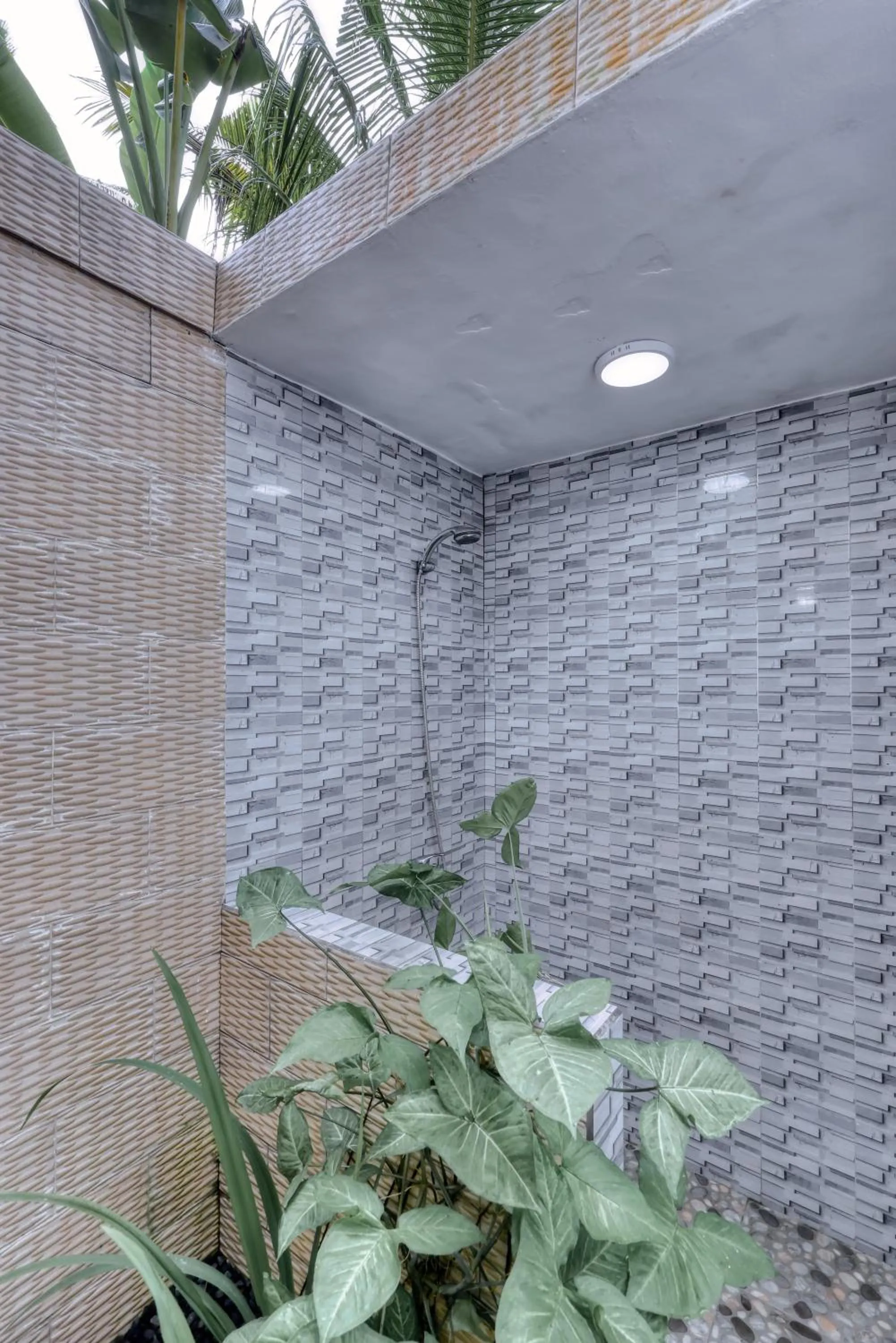 Shower in Komurd Lavender Bungalow