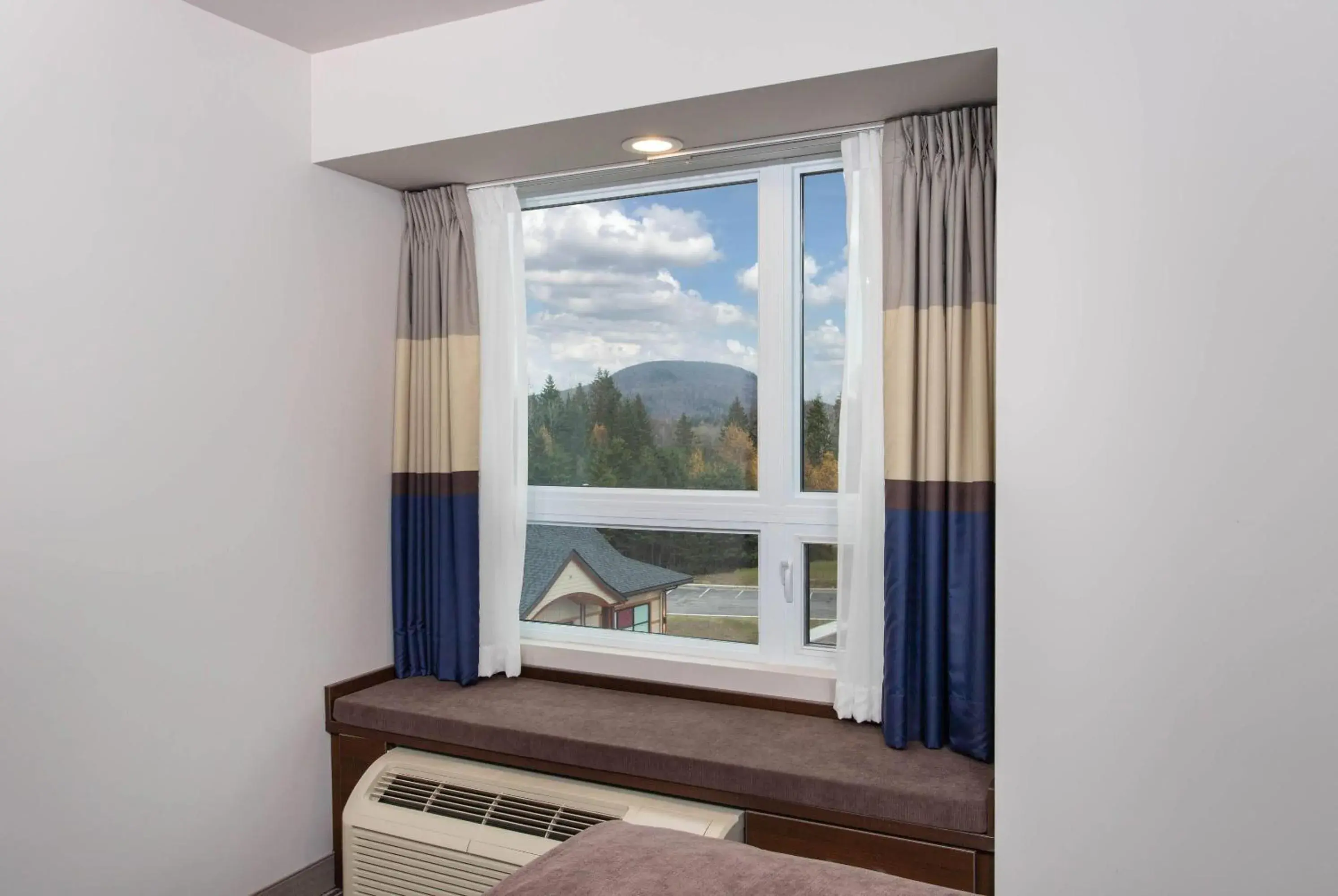 Photo of the whole room in Microtel Inn & Suites by Wyndham Mont Tremblant Photo of the whole room in Microtel Inn & Suites by Wyndham Mont Tremblant