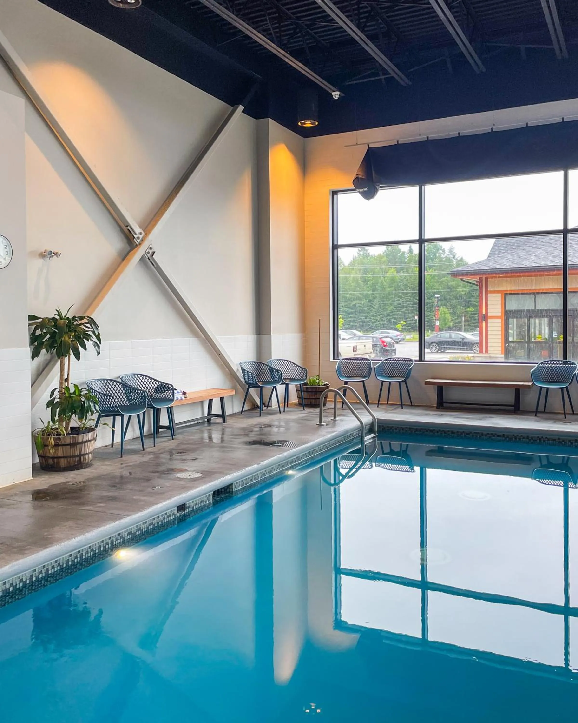 Swimming pool in Microtel Inn & Suites by Wyndham Mont Tremblant