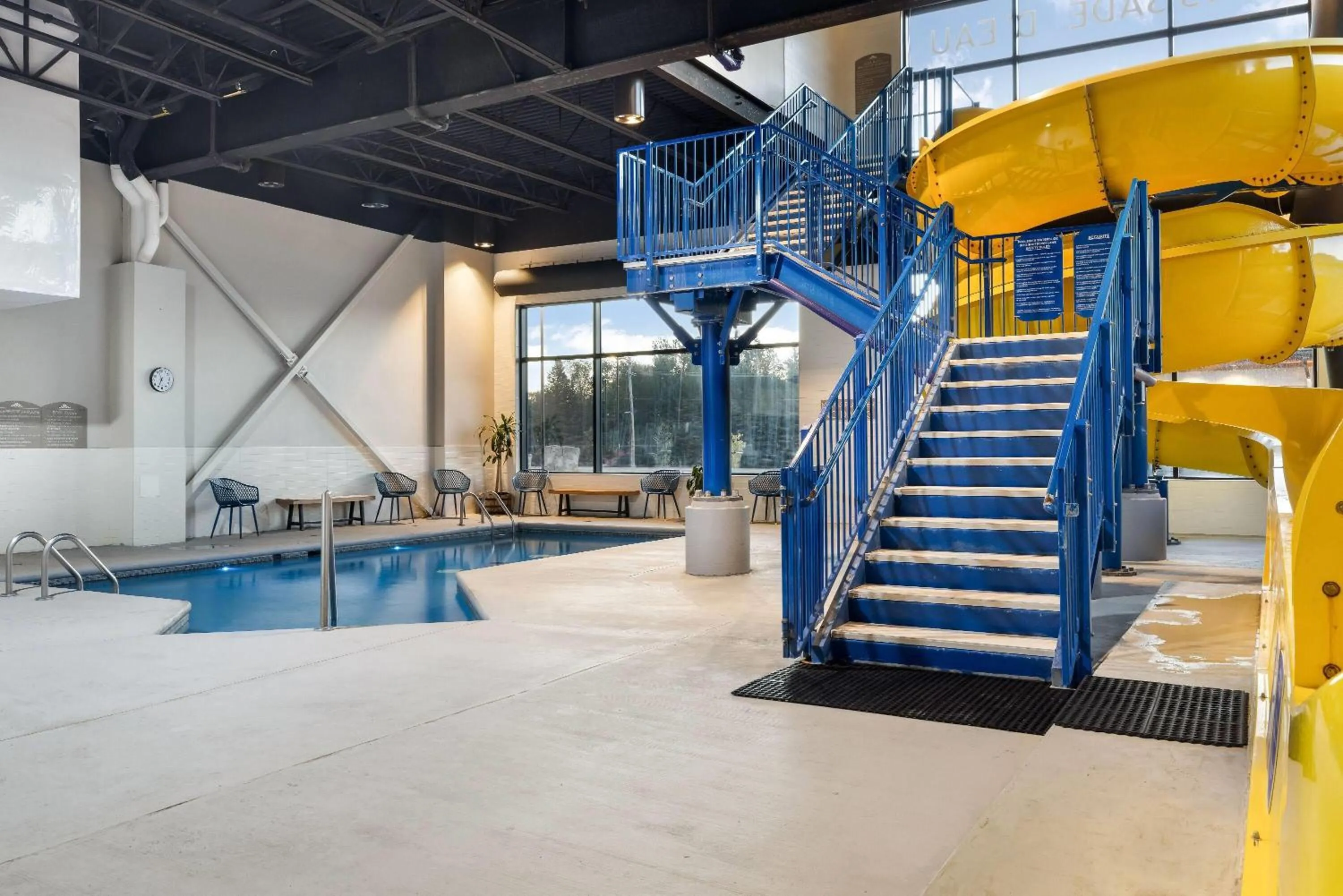 Swimming pool in Microtel Inn & Suites by Wyndham Mont Tremblant