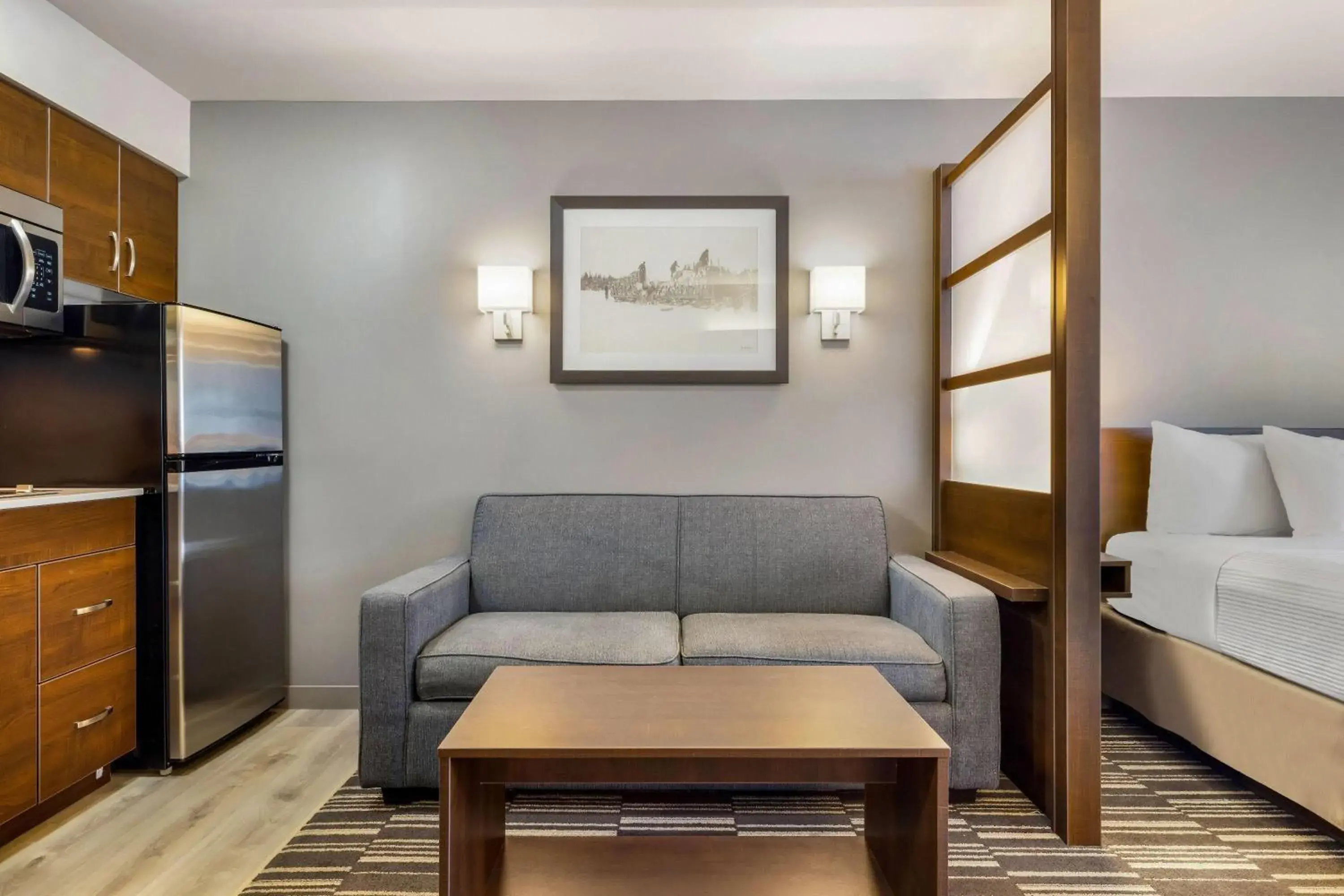 Queen Studio Suite with Kitchenette - Non-Smoking in Microtel Inn & Suites by Wyndham Mont Tremblant Queen Studio Suite with Kitchenette - Non-Smoking in Microtel Inn & Suites by Wyndham Mont Tremblant