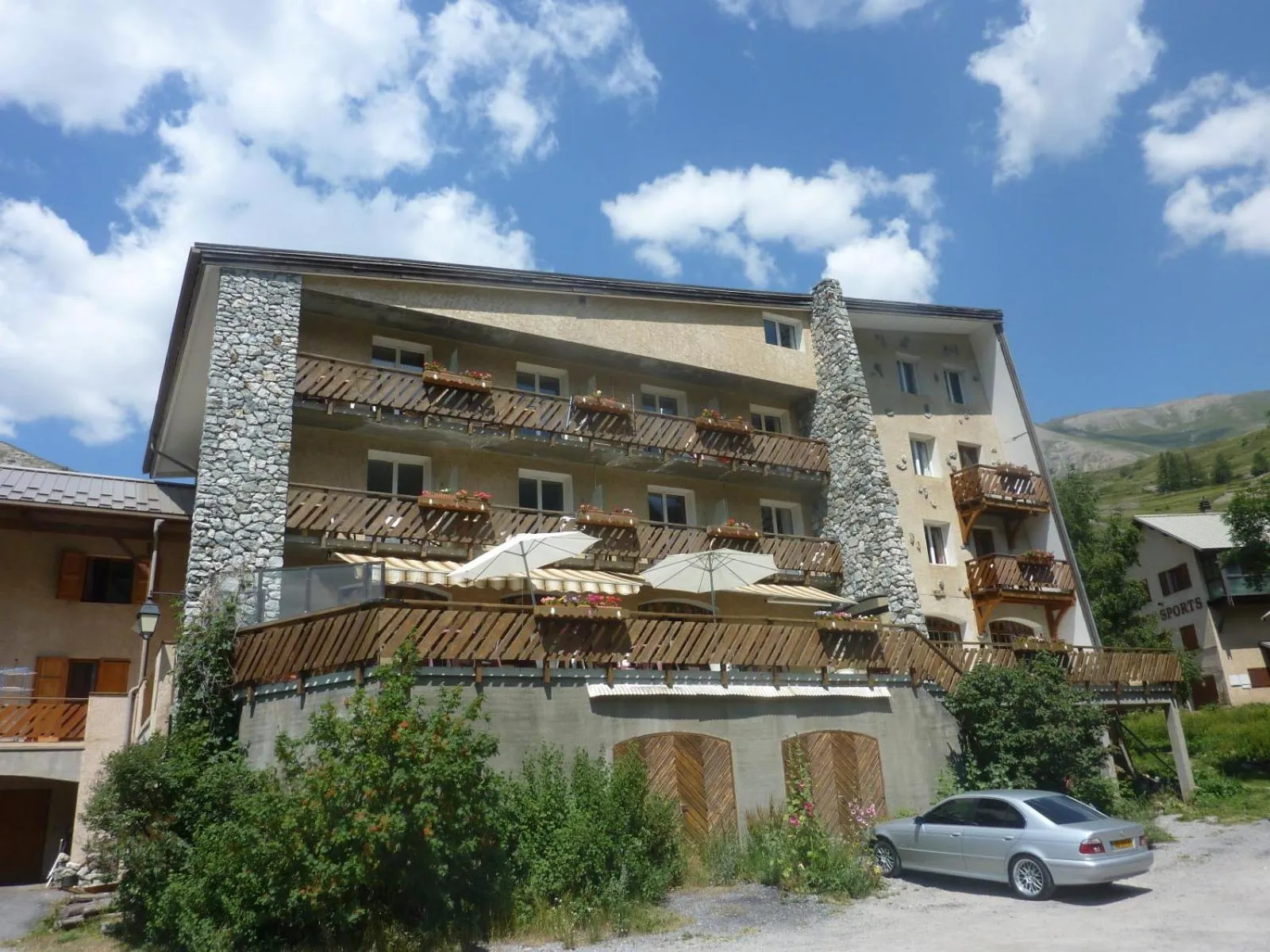 Property building in Les Agneaux