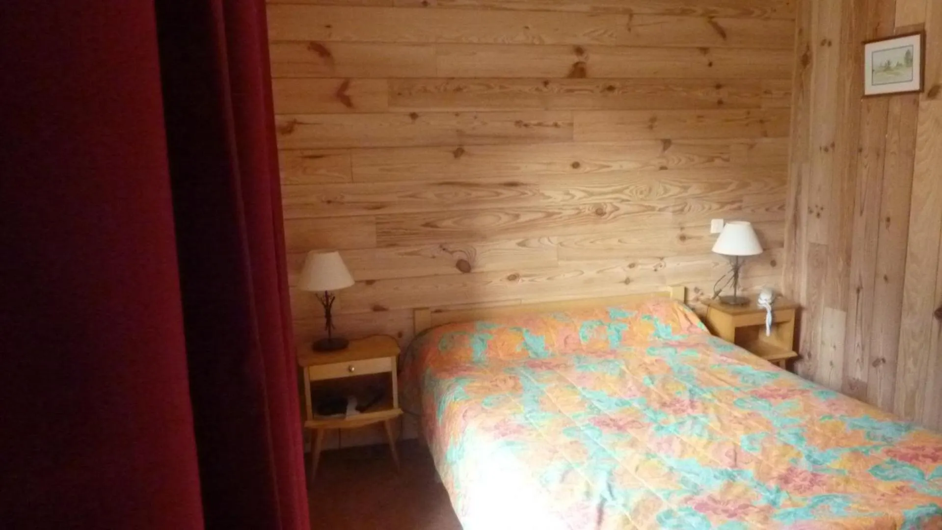 Photo of the whole room, Bed in Les Agneaux