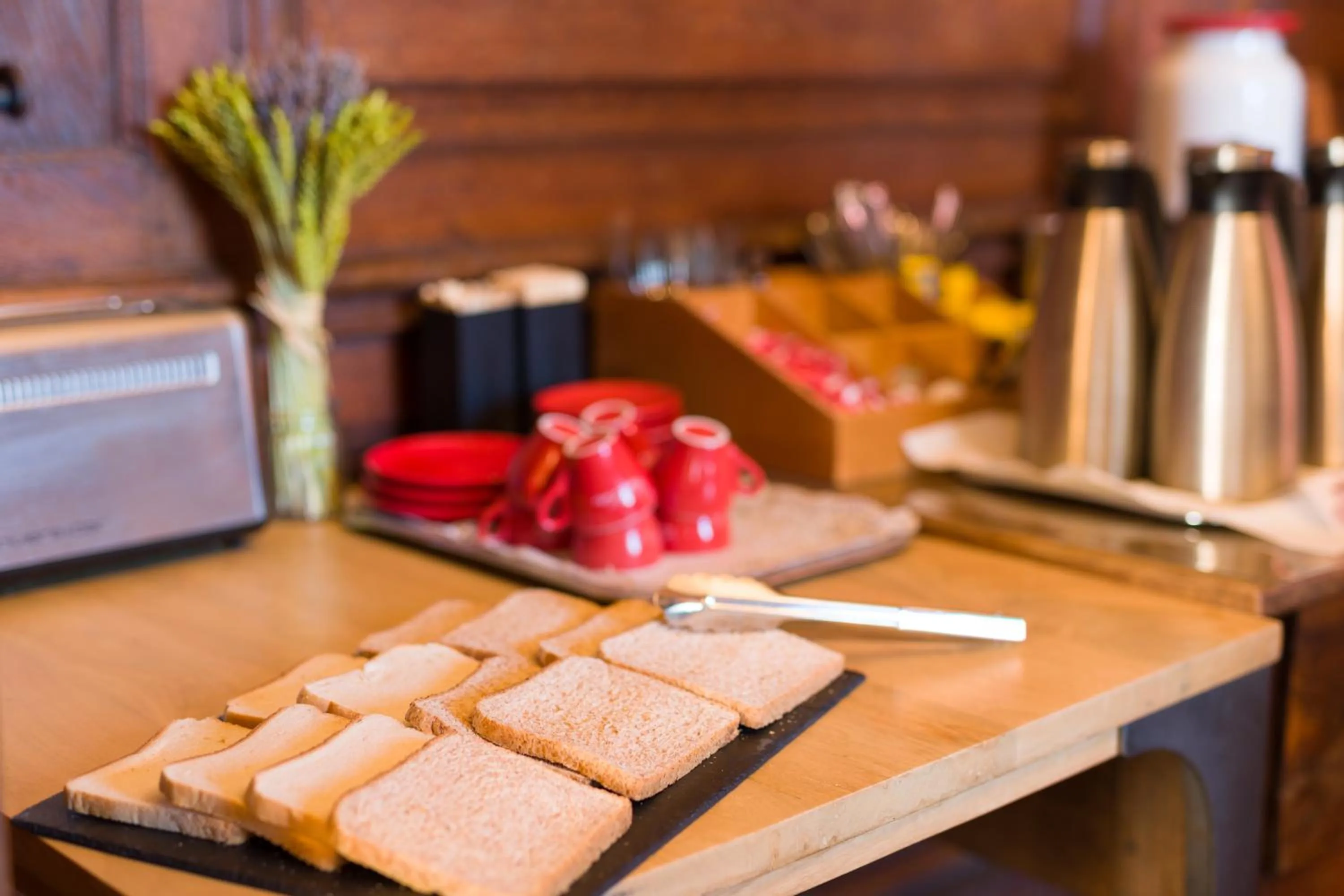 Breakfast in Les Dépendances de Chapeau Cornu