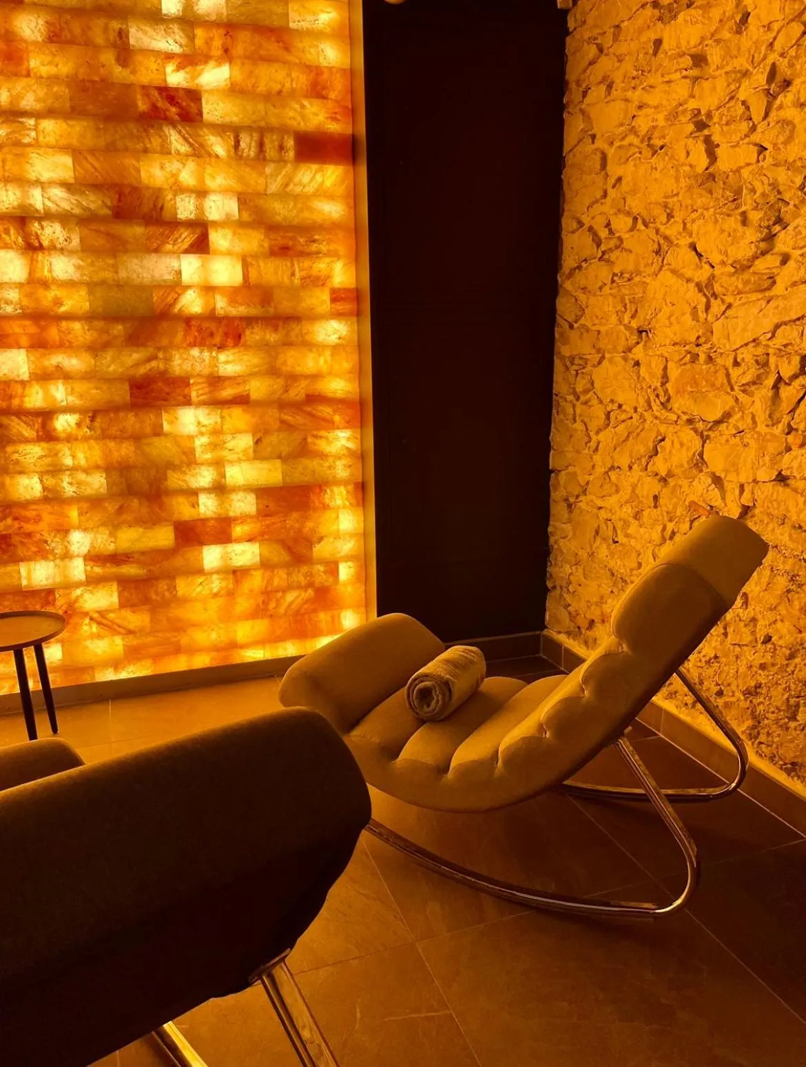 Spa and wellness centre/facilities in Les Dépendances de Chapeau Cornu